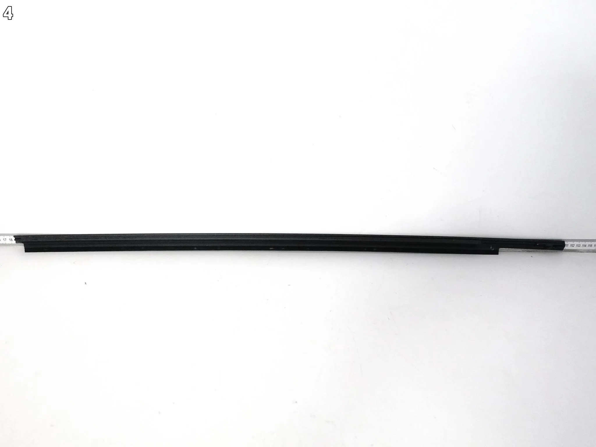 TOYOTA YARIS IV 4 19- LISTWA ZGARNIAJĄCA SZYBY DRZWI PRZÓD LEWA 68210-K0011 TOYOTA YARIS IV 4 19- LISTWA ZGARNIAJĄCA SZYBY DRZWI PRZÓD LEWA 68210-K0011 - obrazek 5
