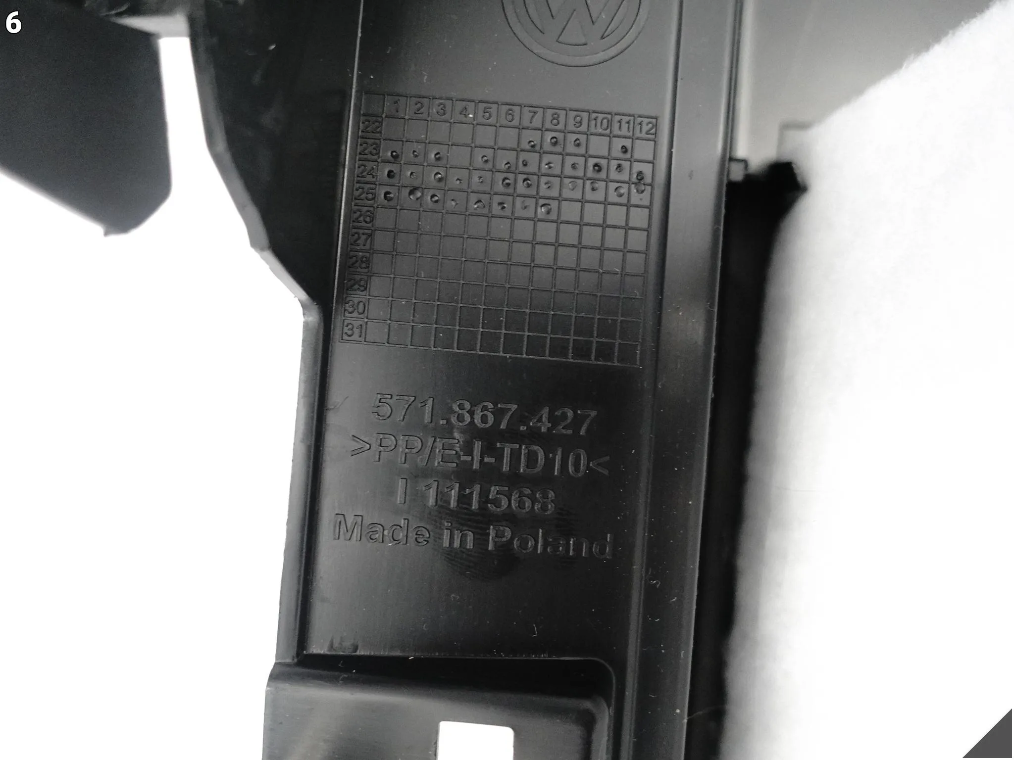 VW TIGUAN CT1 III 571 24- BOCZEK POSZYCIE TAPICERKA BAGAŻNIKA LEWA ZTB VW TIGUAN CT1 III 571 24- BOCZEK POSZYCIE TAPICERKA BAGAŻNIKA LEWA ZTB - obrazek 7