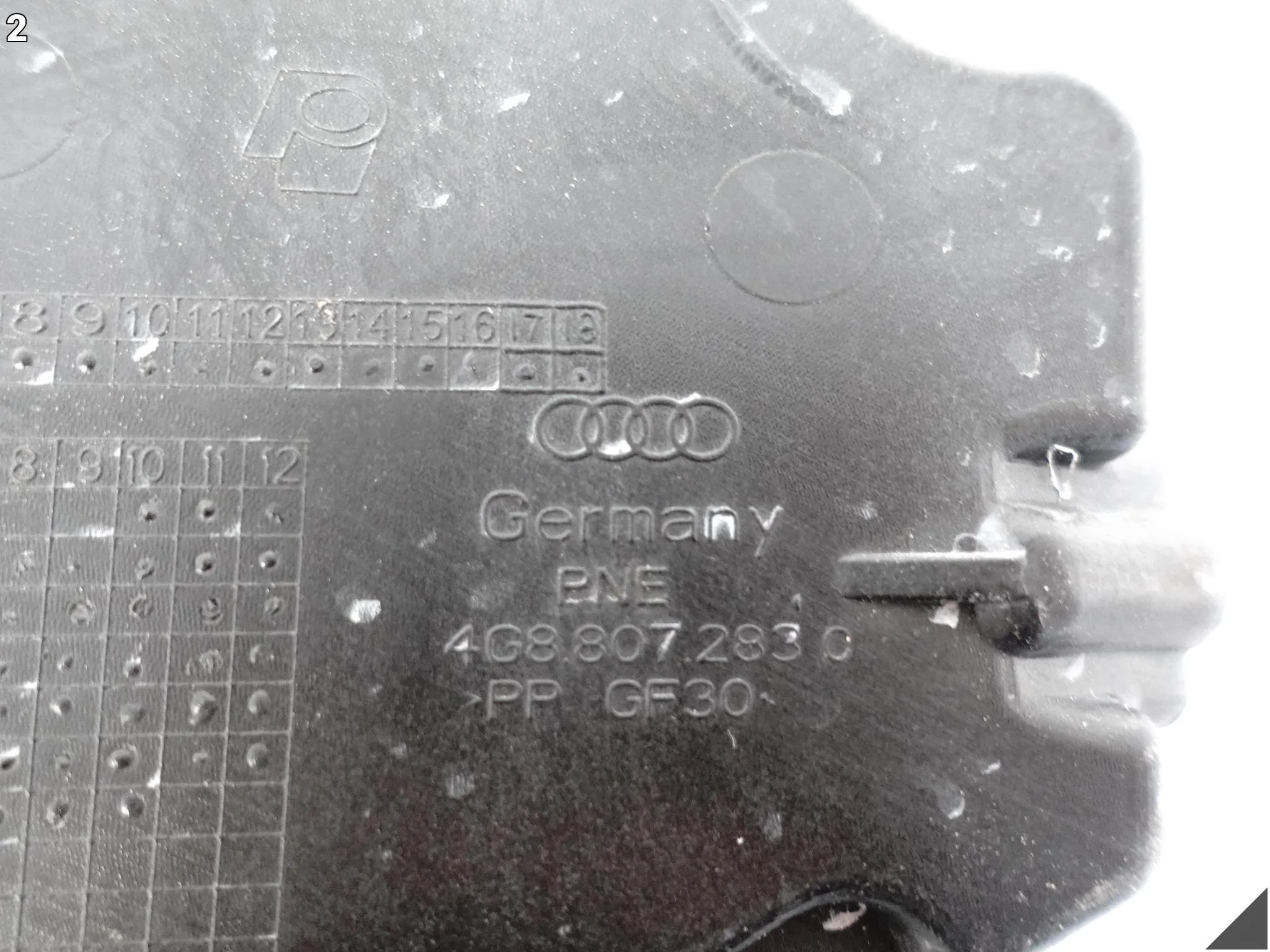 AUDI A7 S7 RS7 4G8 C7 10-18 ŚLIZG MOCOWANIE UCHWYT W ZDERZAK LEWY TYŁ AUDI A7 S7 RS7 4G8 C7 10-18 ŚLIZG MOCOWANIE UCHWYT W ZDERZAK LEWY TYŁ - obrazek 3