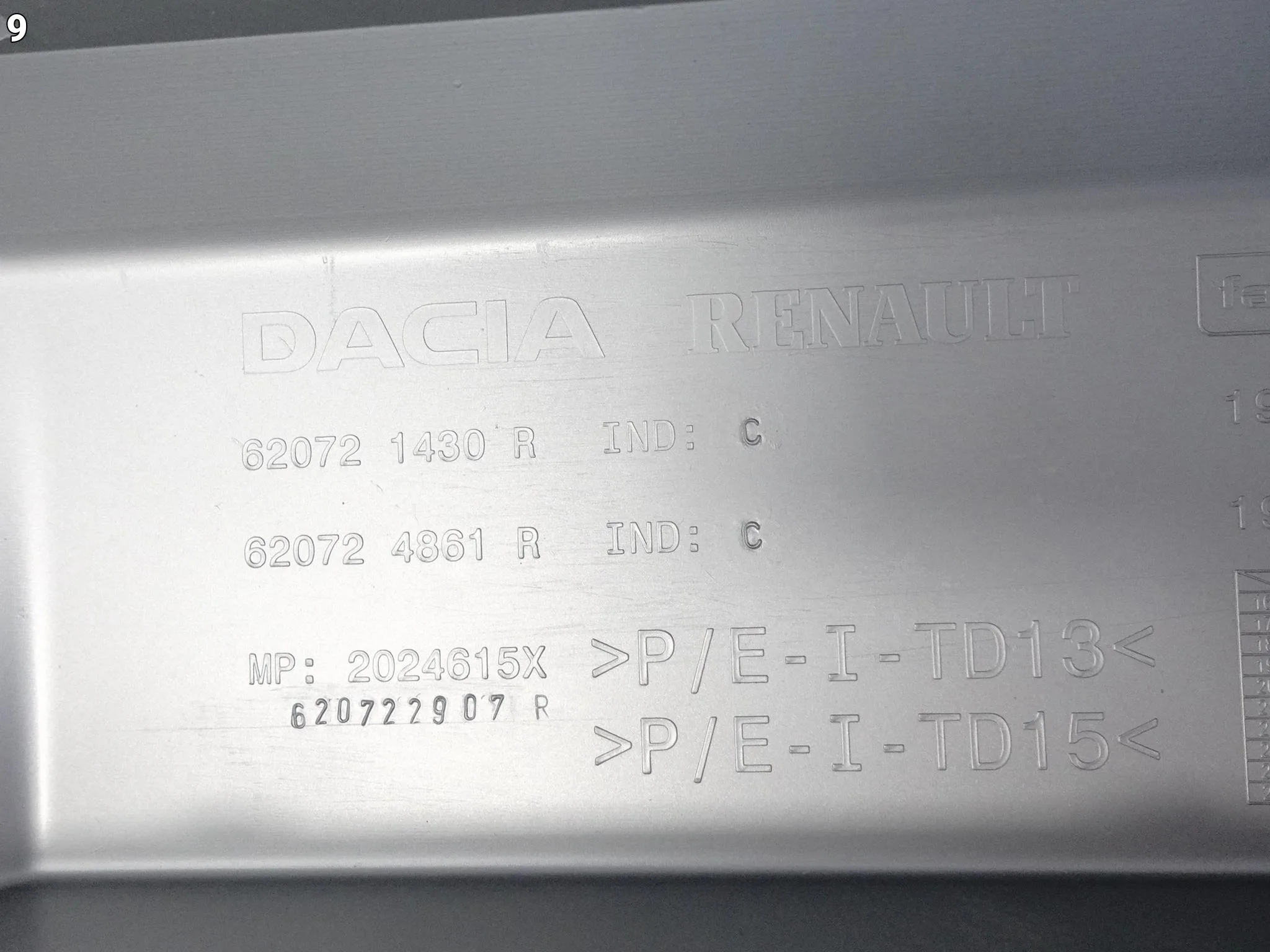 DACIA DUSTER II LIFT 17-24 OSŁONA LISTWA SPOILER ATRAPA GRILL ZDERZAK PRZÓD DACIA DUSTER II LIFT 17-24 OSŁONA LISTWA SPOILER ATRAPA GRILL ZDERZAK PRZÓD - obrazek 10