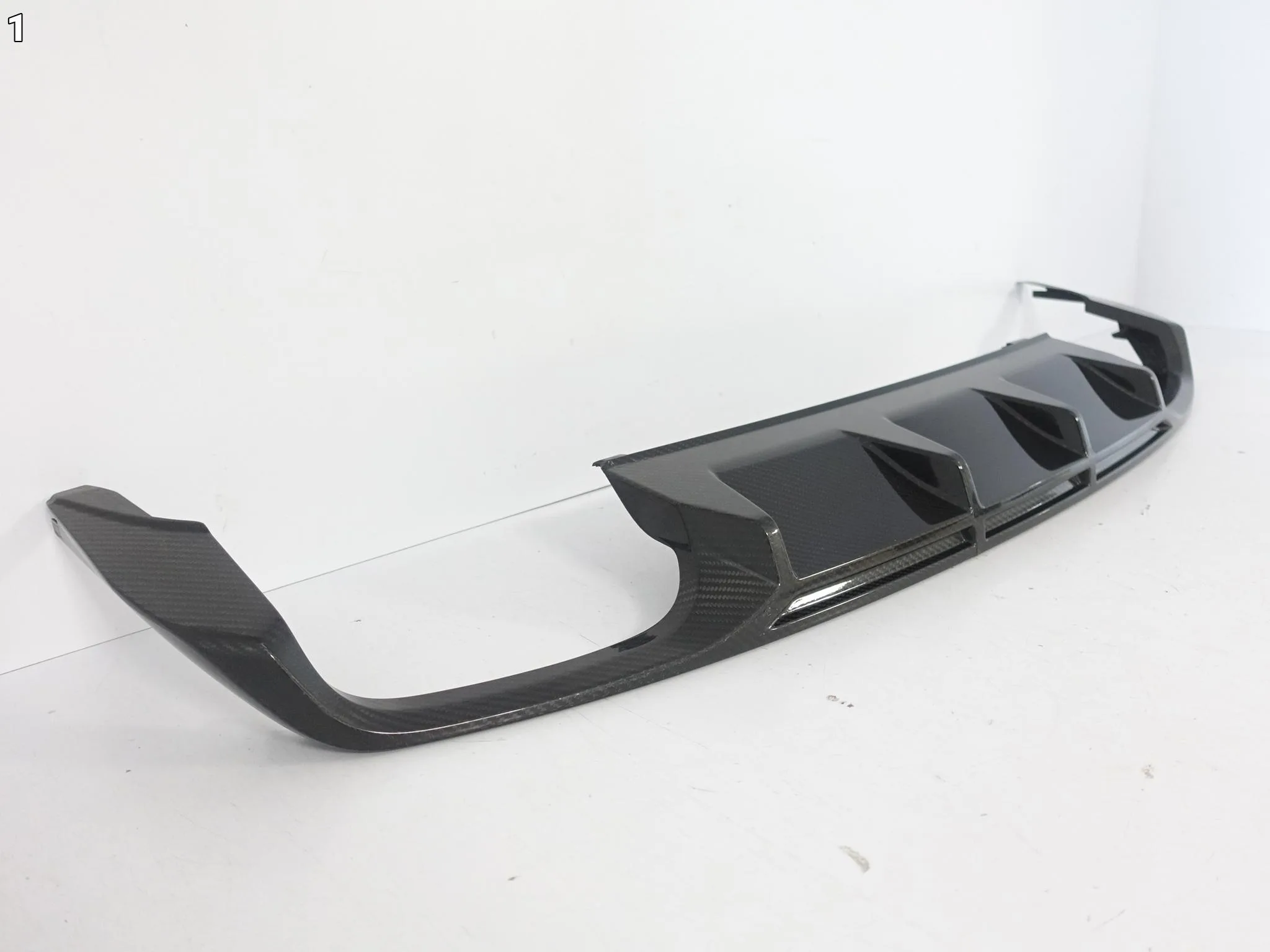SEAT LEON III 5F4 5F0 HB ST CUPRA R LIFT 17-20 CARBON SPOILER W ZDERZAK TYŁ SEAT LEON III 5F4 5F0 HB ST CUPRA R LIFT 17-20 CARBON SPOILER W ZDERZAK TYŁ - obrazek 2