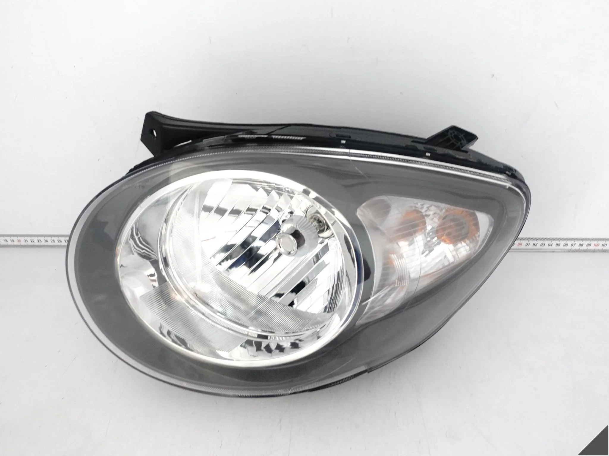 KIA PICANTO I (1 GENERACJA) LIFT 07-11 LAMPA ZWYKŁA HALOGEN LEWA PRZÓD EU KIA PICANTO I (1 GENERACJA) LIFT 07-11 LAMPA ZWYKŁA HALOGEN LEWA PRZÓD EU