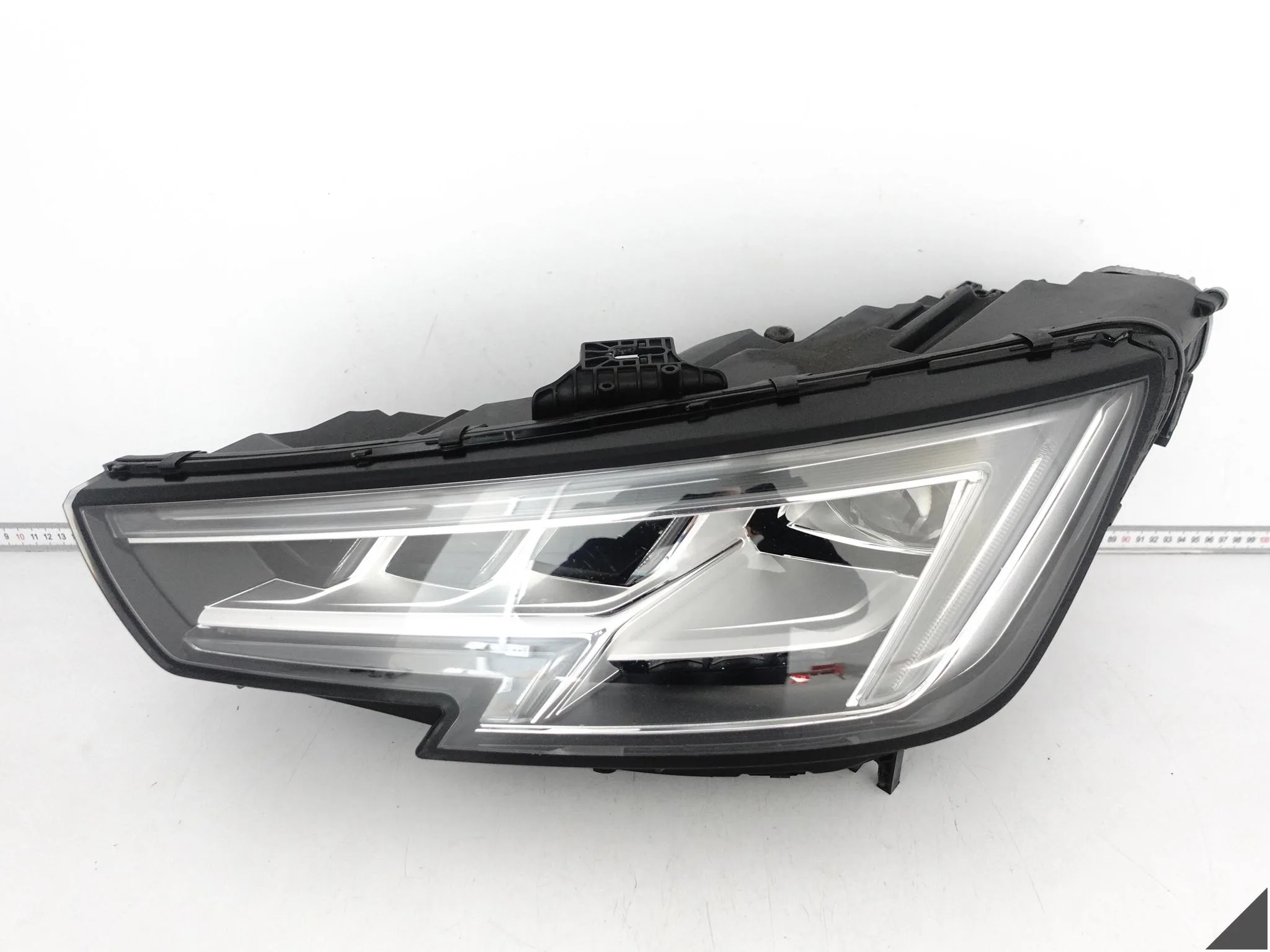 AUDI A4 S4 8W0 B9 15-19 LAMPA HEADLIGHT MATRIX FULL LED LEWA PRZÓD EUROPA AUDI A4 S4 8W0 B9 15-19 LAMPA HEADLIGHT MATRIX FULL LED LEWA PRZÓD EUROPA