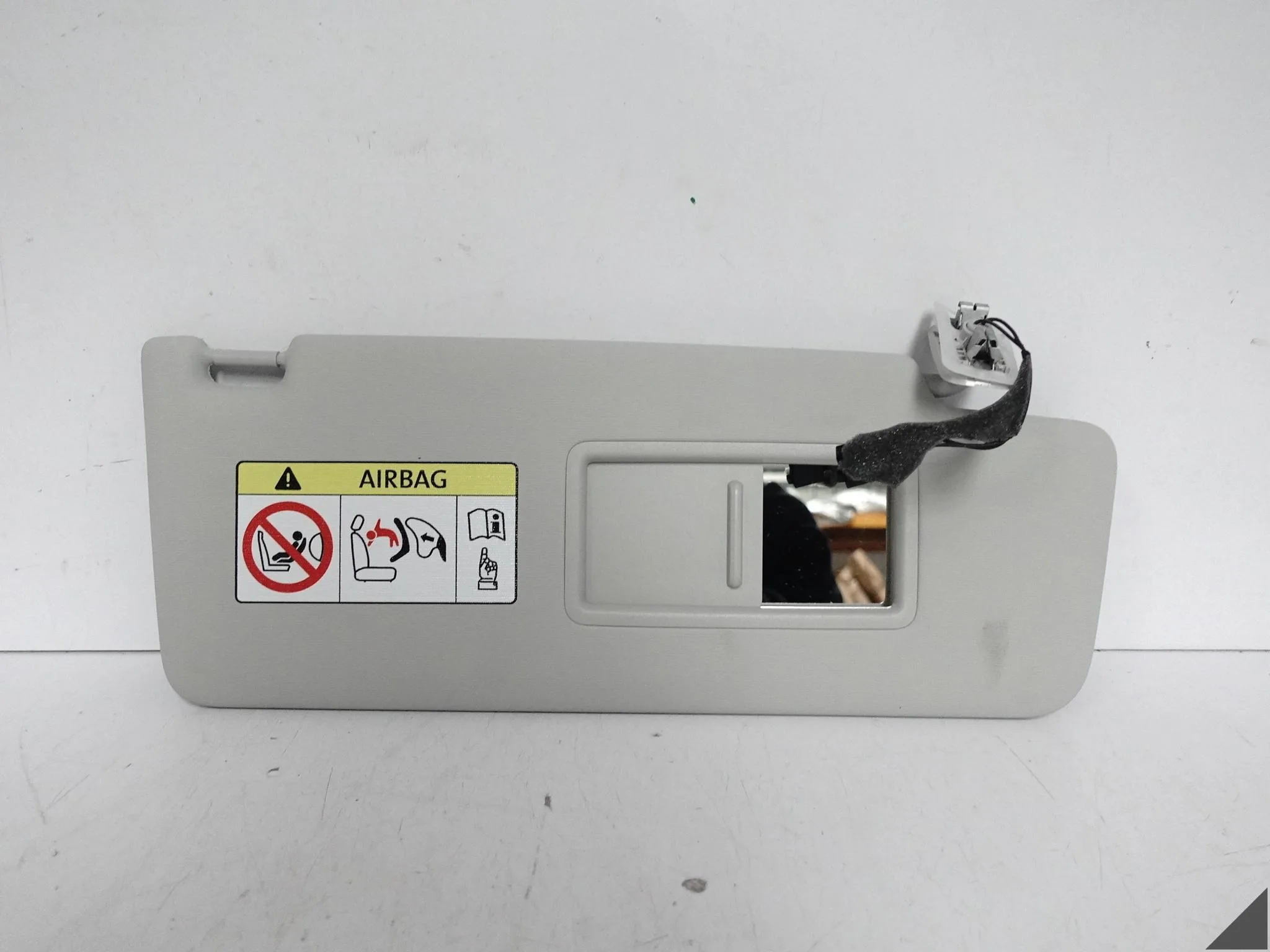 VW TIGUAN CT1 III 571 24- OSŁONA PRZECIWSŁONECZNA PRZÓD PRAWA 3FD VW TIGUAN CT1 III 571 24- OSŁONA PRZECIWSŁONECZNA PRZÓD PRAWA 3FD