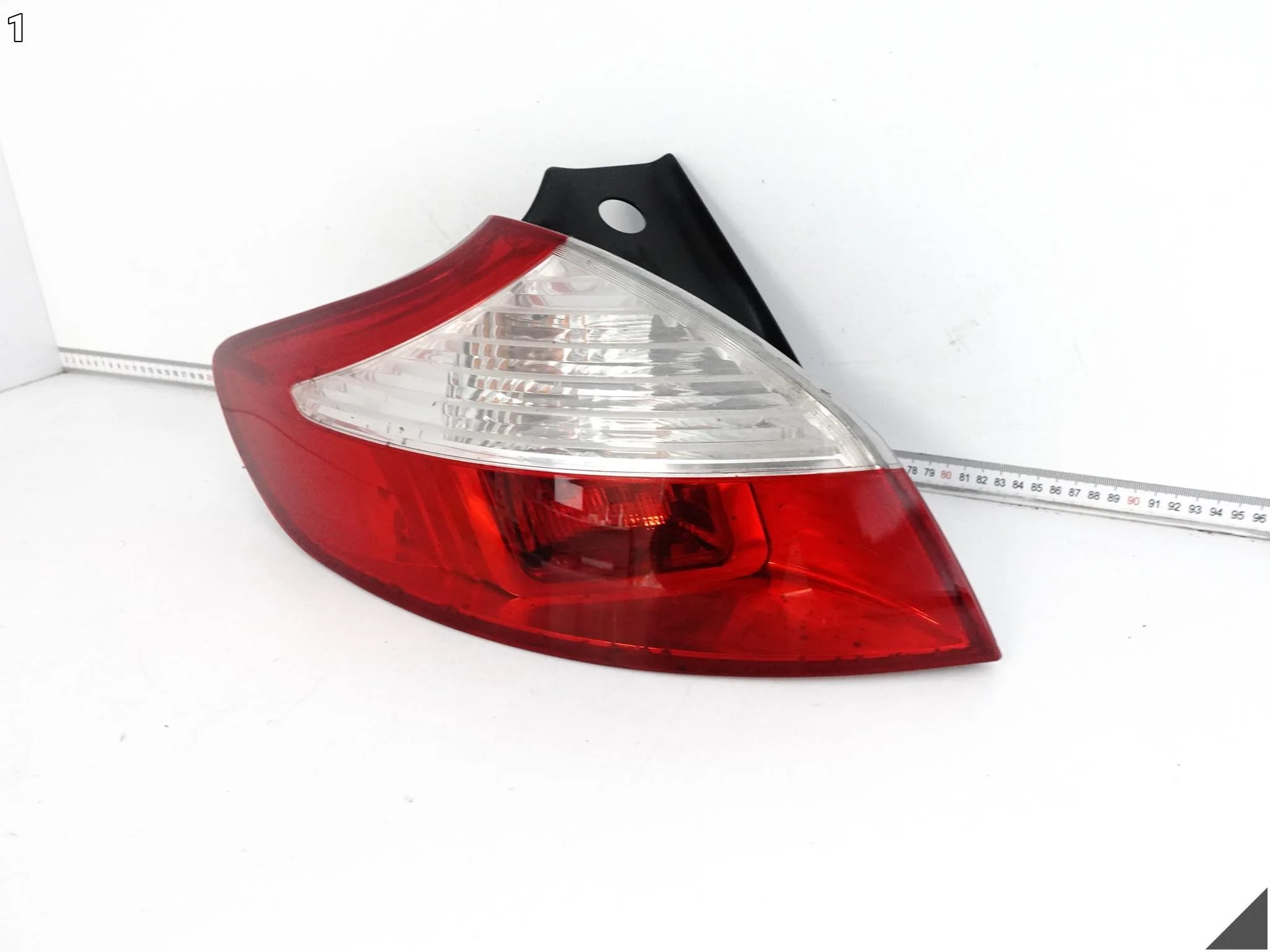 RENAULT MEGANE III 3 HATCHBACK 08-16 LAMPA ZWYKŁA W BŁOTNIK LEWA TYŁ EUROPA RENAULT MEGANE III 3 HATCHBACK 08-16 LAMPA ZWYKŁA W BŁOTNIK LEWA TYŁ EUROPA - obrazek 2