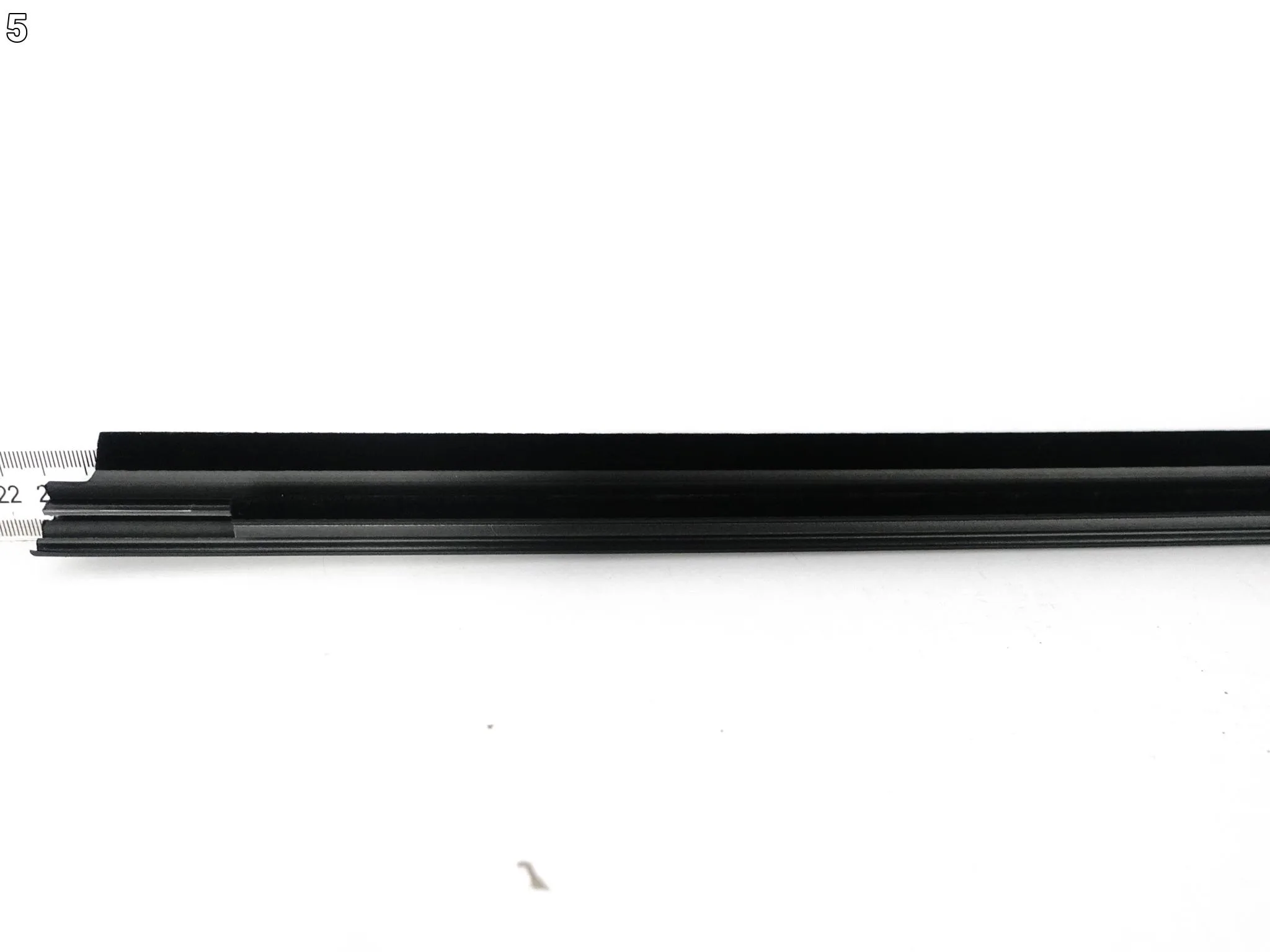 TOYOTA AYGO X AB70 21- LISTWA ZGARNIAJĄCA SZYBY PRZÓD PRAWA 68160-0H090 TOYOTA AYGO X AB70 21- LISTWA ZGARNIAJĄCA SZYBY PRZÓD PRAWA 68160-0H090 - obrazek 6