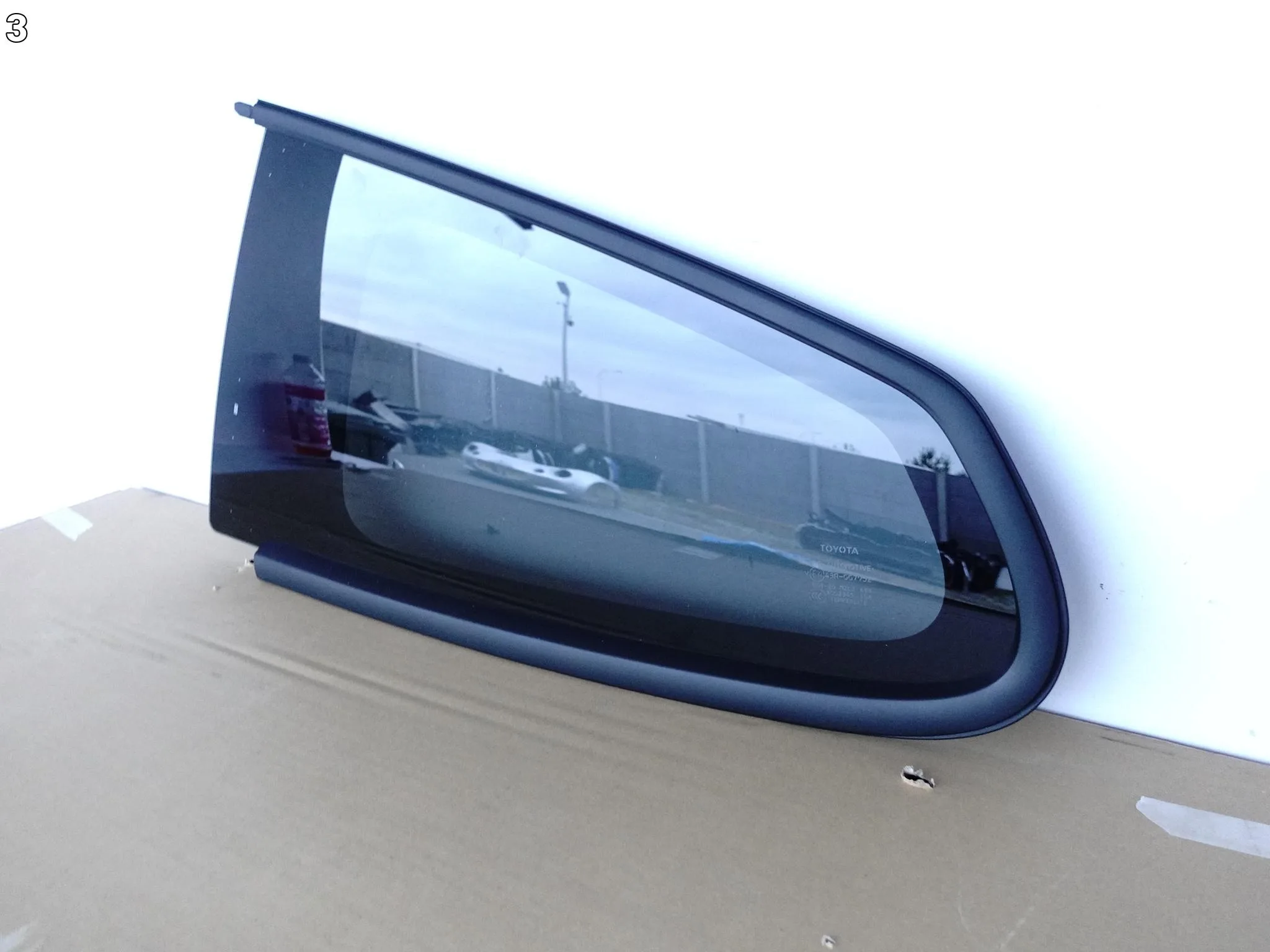 TOYOTA GR YARIS IV 4 XP210 LIFT 20- SZYBA KAROSERYJNA BOCZNA LEWA TYŁ ORG TOYOTA GR YARIS IV 4 XP210 LIFT 20- SZYBA KAROSERYJNA BOCZNA LEWA TYŁ ORG - obrazek 4