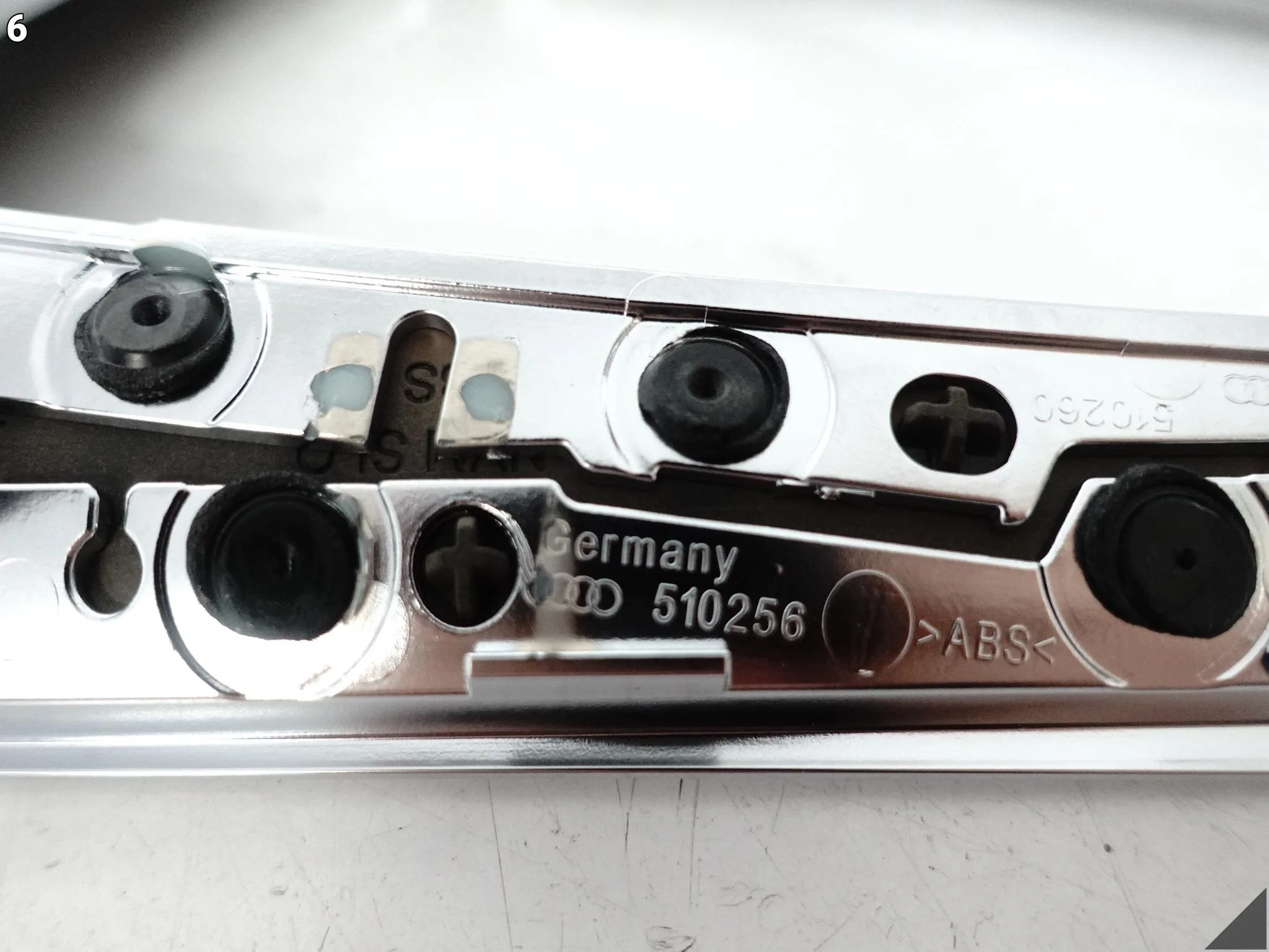 AUDI A7 S7 RS7 4G8 C7 10-18 OSŁONA DEKOR DRZWI LISTWA PRAWA TYŁ CHROM KB4 AUDI A7 S7 RS7 4G8 C7 10-18 OSŁONA DEKOR DRZWI LISTWA PRAWA TYŁ CHROM KB4 - obrazek 7