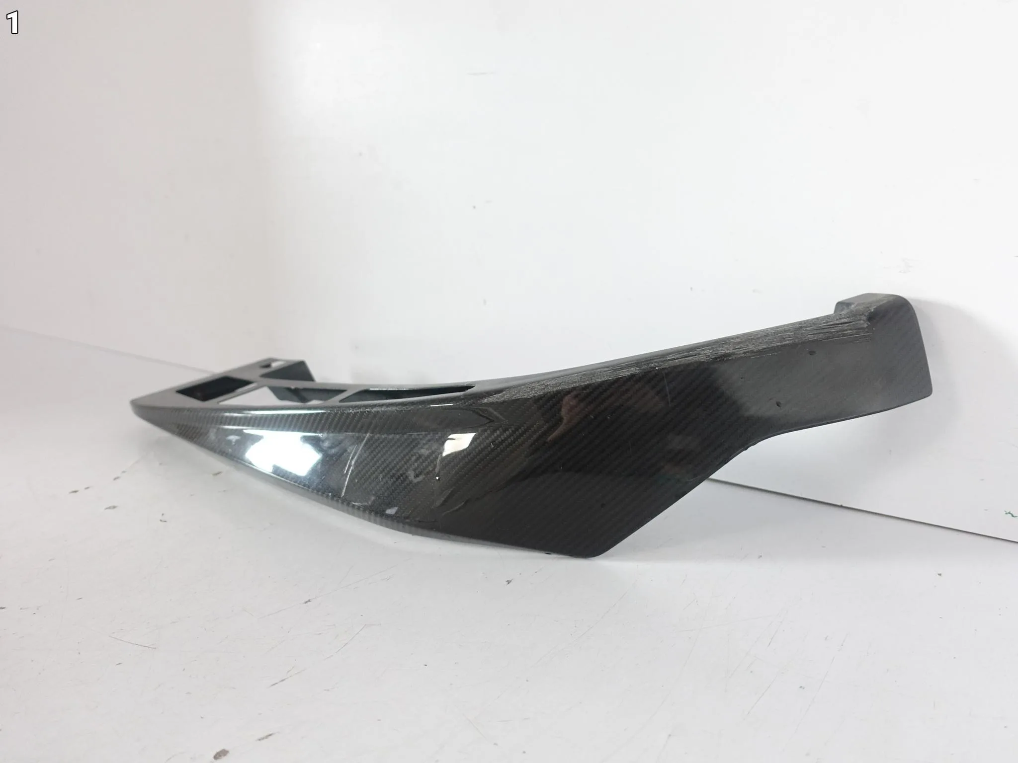 BMW M5 F90 LCI LIFT PERFORMANCE 21-23 CARBON SPOILER W ZDERZAK PRAWY PRZÓD BMW M5 F90 LCI LIFT PERFORMANCE 21-23 CARBON SPOILER W ZDERZAK PRAWY PRZÓD - obrazek 2