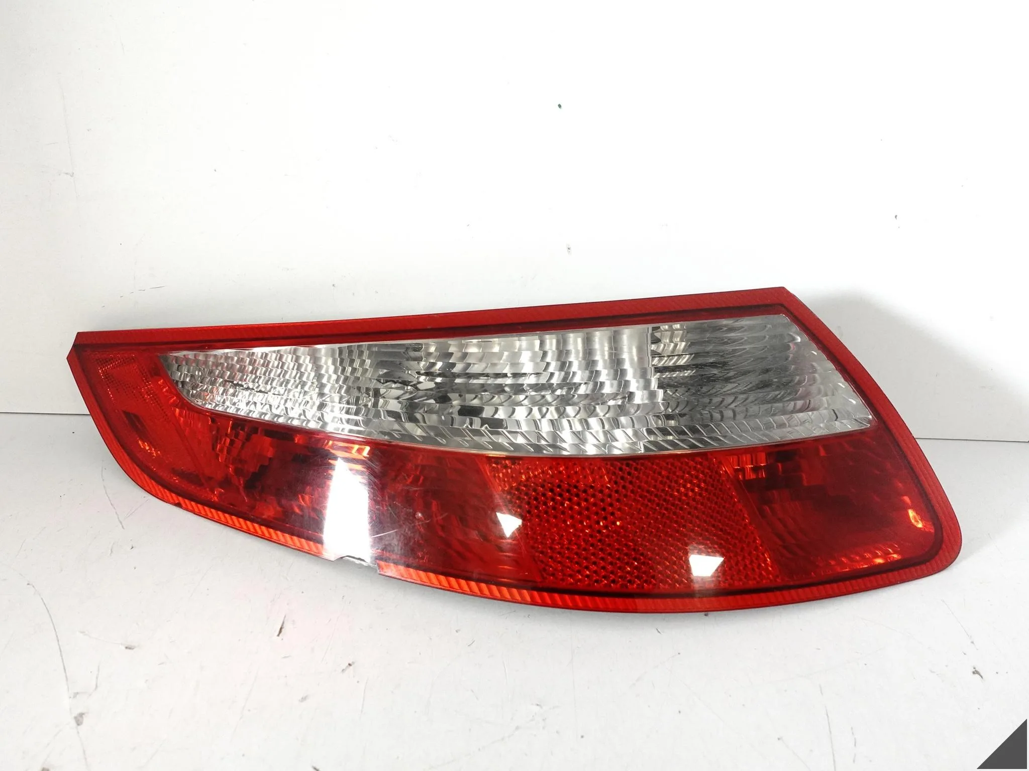 PORSCHE 911 997 04-09 LAMPA ZWYKŁA W BŁOTNIK LEWA TYŁ EUROPA 99763140503 PORSCHE 911 997 04-09 LAMPA ZWYKŁA W BŁOTNIK LEWA TYŁ EUROPA 99763140503