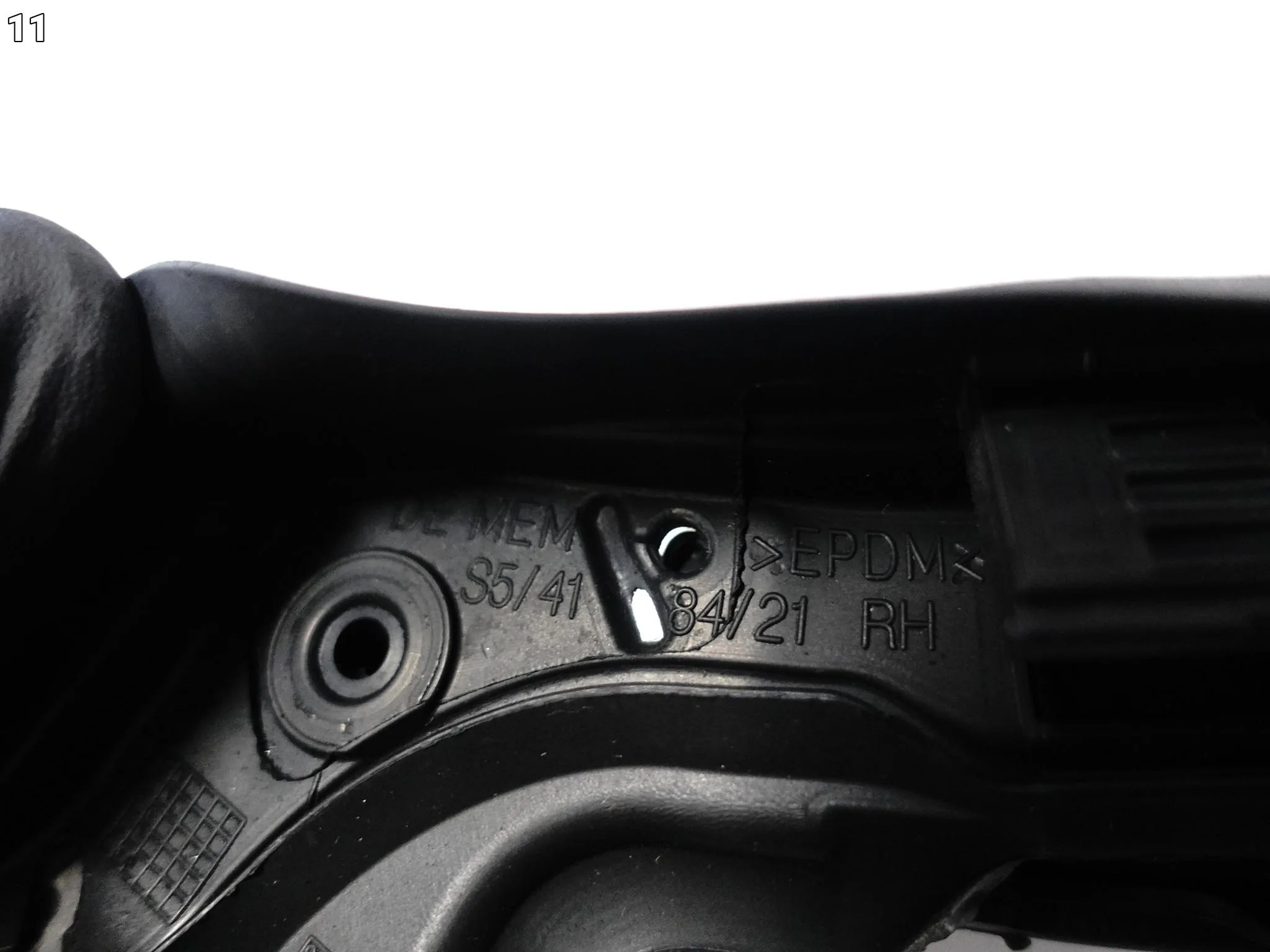 FERRARI PORTOFINO F164 17-23 USZCZELKA LISTWA SZYBY CZOŁOWEJ PRZEDNIEJ FERRARI PORTOFINO F164 17-23 USZCZELKA LISTWA SZYBY CZOŁOWEJ PRZEDNIEJ - obrazek 12