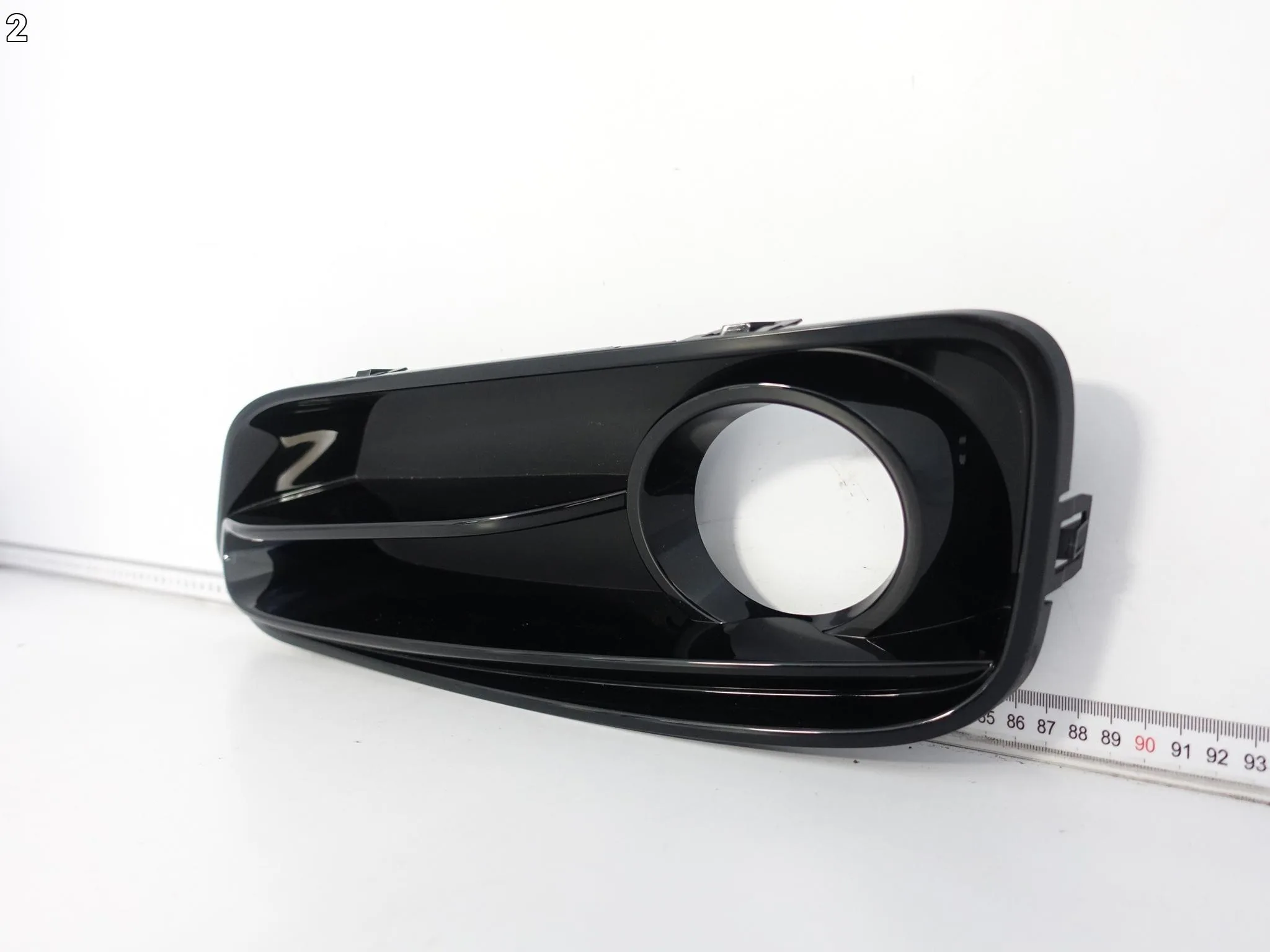 BMW 1 F20 F21 SPORT LINE LCI LIFT 15-19 KRATKA ATRAPA W ZDERZAK PRZÓD PRAWA BMW 1 F20 F21 SPORT LINE LCI LIFT 15-19 KRATKA ATRAPA W ZDERZAK PRZÓD PRAWA - obrazek 3