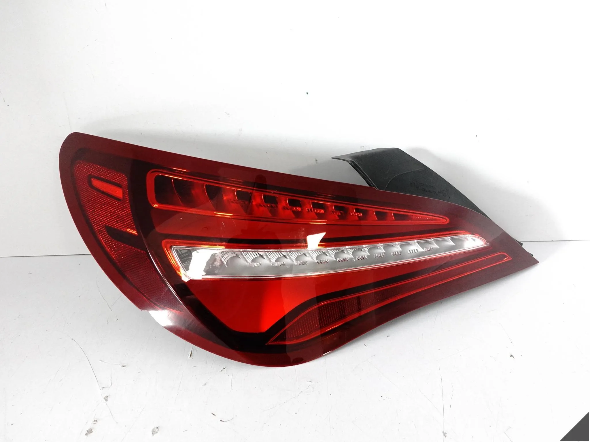 MERCEDES CLA C117 X117 LIFT MOPF 16-19 LAMPA LED W BŁOTNIK LEWA TYŁ EU MERCEDES CLA C117 X117 LIFT MOPF 16-19 LAMPA LED W BŁOTNIK LEWA TYŁ EU