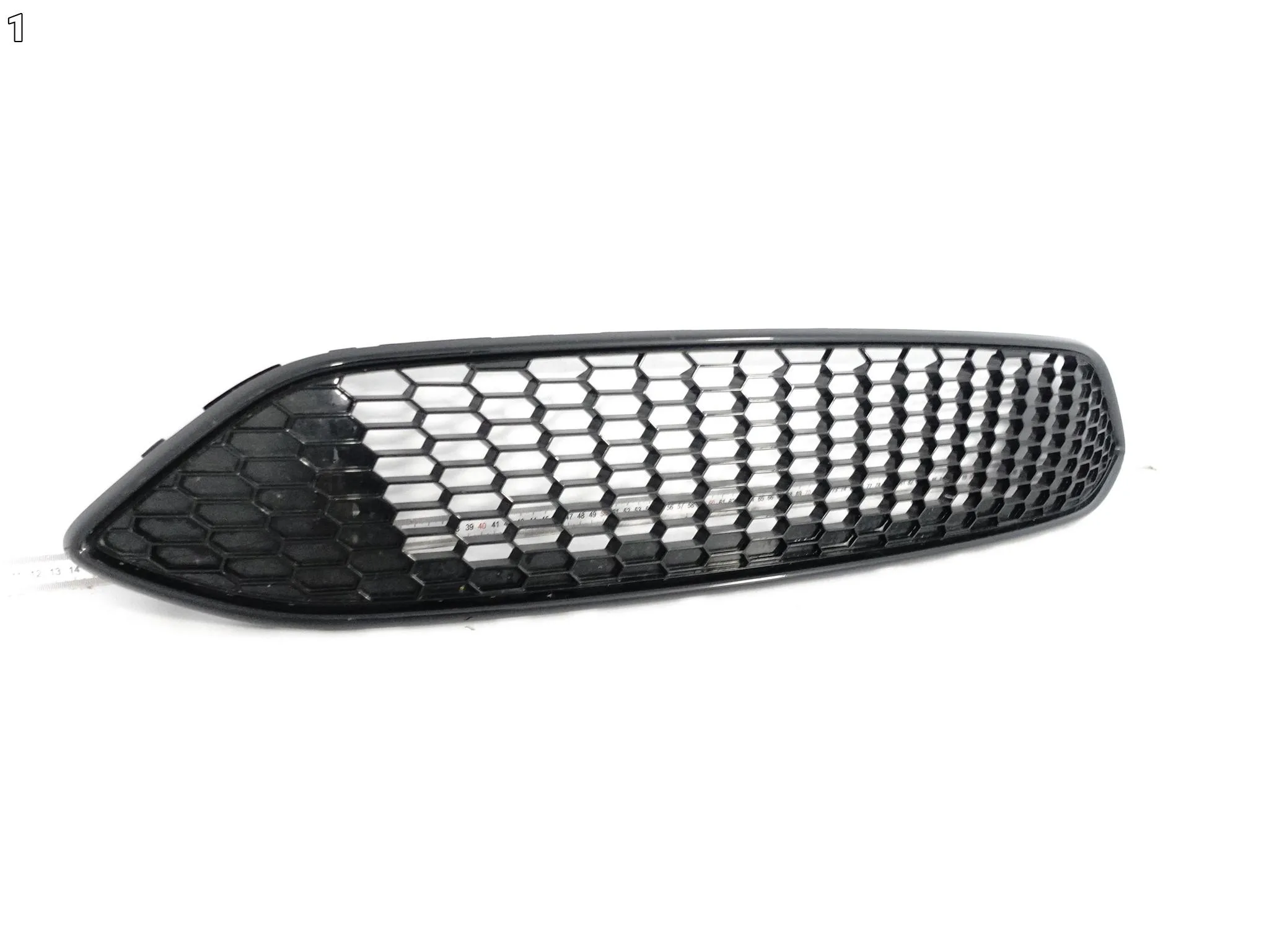 FORD FOCUS MK3 III ST-LINE LIFT 14-18 GRILL ATRAPA RAMKA W ZDERZAK PRZÓD FORD FOCUS MK3 III ST-LINE LIFT 14-18 GRILL ATRAPA RAMKA W ZDERZAK PRZÓD - obrazek 2