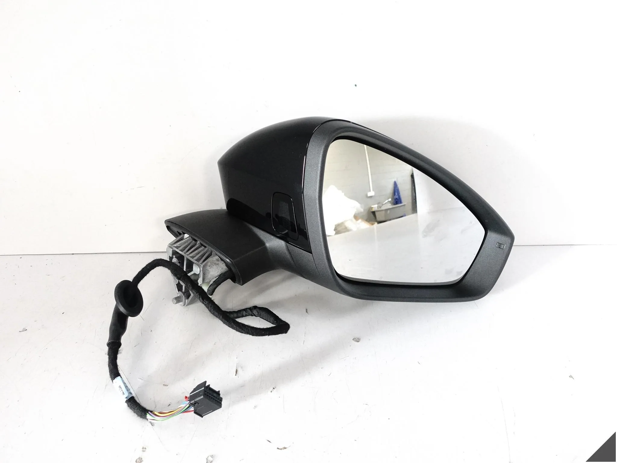 VW TIGUAN CT1 III 571 24- LUSTERKO ZEWNĘTRZNE PRAWE PRZÓD 15PIN EU Y9T VW TIGUAN CT1 III 571 24- LUSTERKO ZEWNĘTRZNE PRAWE PRZÓD 15PIN EU Y9T