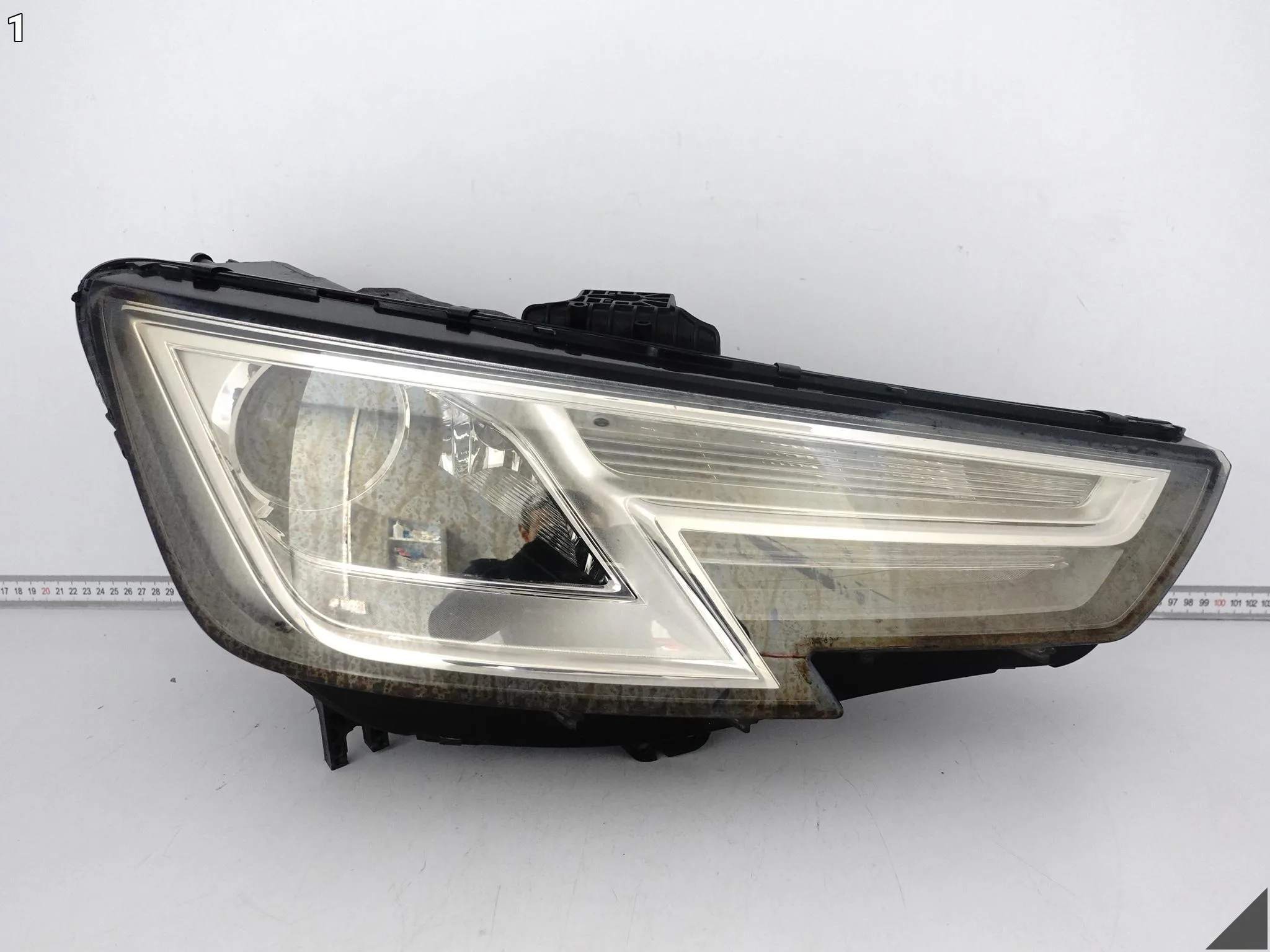AUDI A4 S4 8W0 B9 15-19 LAMPA HEADLIGHT XENON + LED PRAWA PRZÓD EUROPA AUDI A4 S4 8W0 B9 15-19 LAMPA HEADLIGHT XENON + LED PRAWA PRZÓD EUROPA - obrazek 2