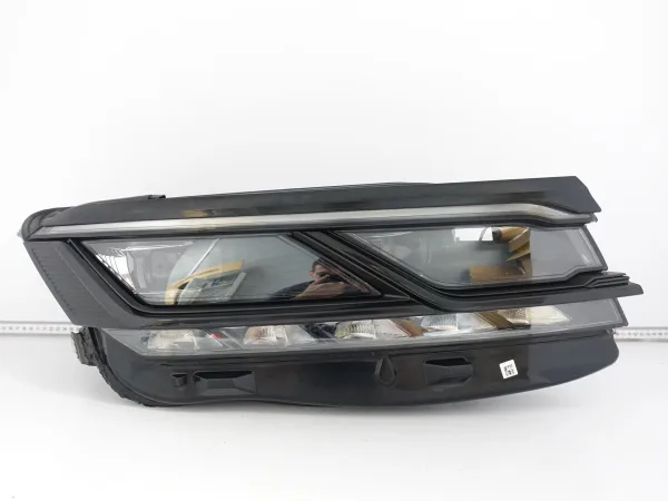 VW TOUAREG 3 III 760 761 CR R-LINE 18-23 LAMPA FULL LED MATRIX PRAWA EUROPA