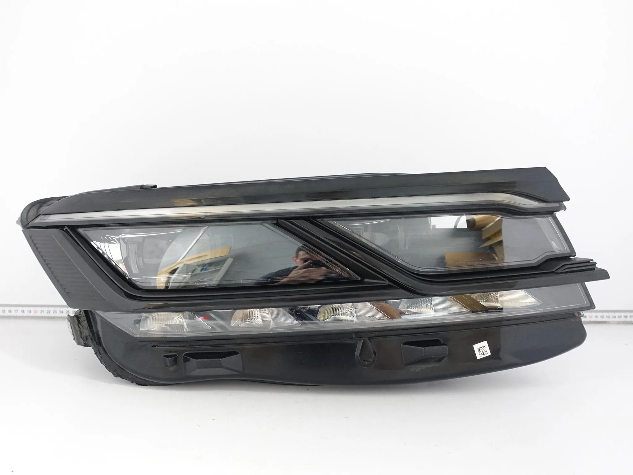 VW TOUAREG 3 III 760 761 CR R-LINE 18-23 LAMPA FULL LED MATRIX PRAWA EUROPA VW TOUAREG 3 III 760 761 CR R-LINE 18-23 LAMPA FULL LED MATRIX PRAWA EUROPA