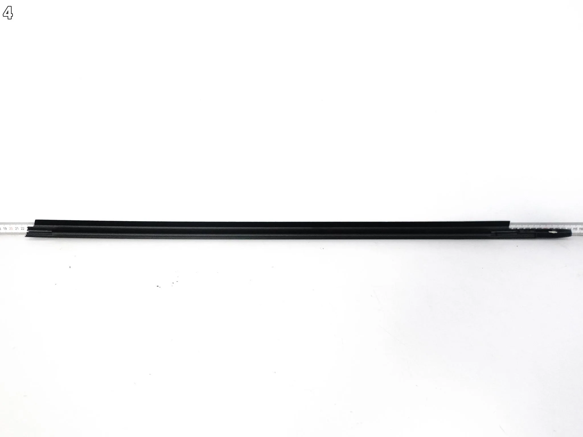 TOYOTA AYGO X AB70 21- LISTWA ZGARNIAJĄCA SZYBY PRZÓD PRAWA 68160-0H090 TOYOTA AYGO X AB70 21- LISTWA ZGARNIAJĄCA SZYBY PRZÓD PRAWA 68160-0H090 - obrazek 5