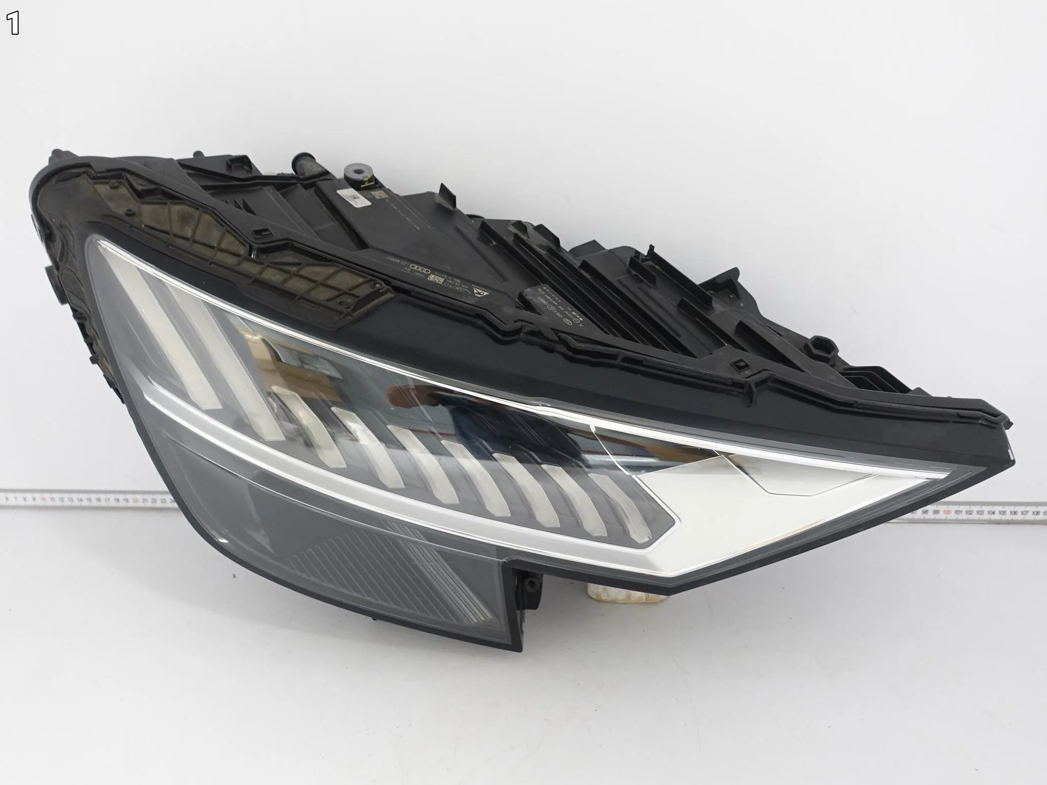 AUDI Q8 SQ8 4M8 18-23 LAMPA MATRIX FULL LED PRAWA PRZÓD EUROPA AUDI Q8 SQ8 4M8 18-23 LAMPA MATRIX FULL LED PRAWA PRZÓD EUROPA - obrazek 2