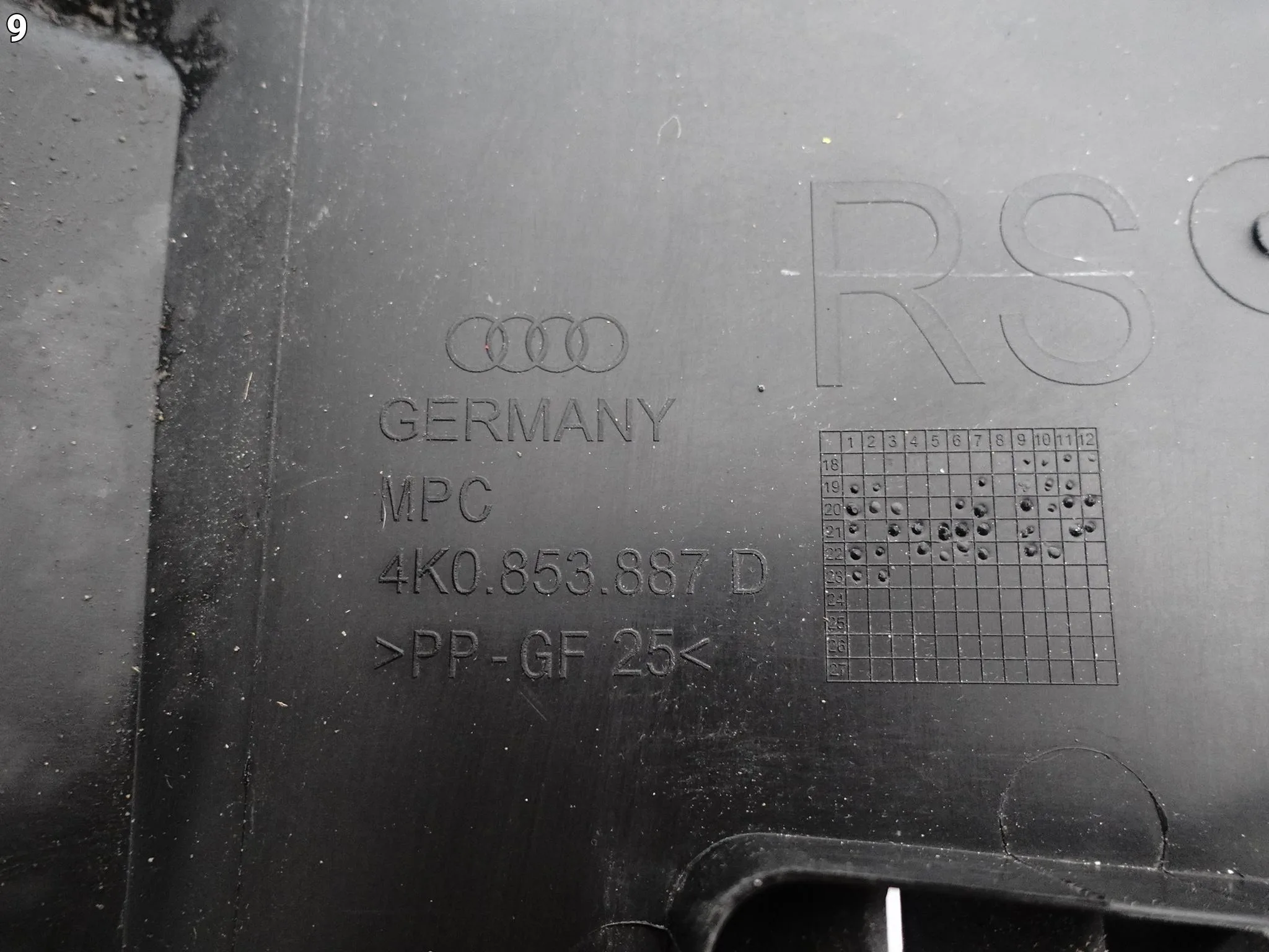 AUDI RS6 4K0 RS7 4K8 C8 19- NADKOLE POSZYCIE WNĘKI KOŁA KRATKA LEWE PRZÓD AUDI RS6 4K0 RS7 4K8 C8 19- NADKOLE POSZYCIE WNĘKI KOŁA KRATKA LEWE PRZÓD - obrazek 10