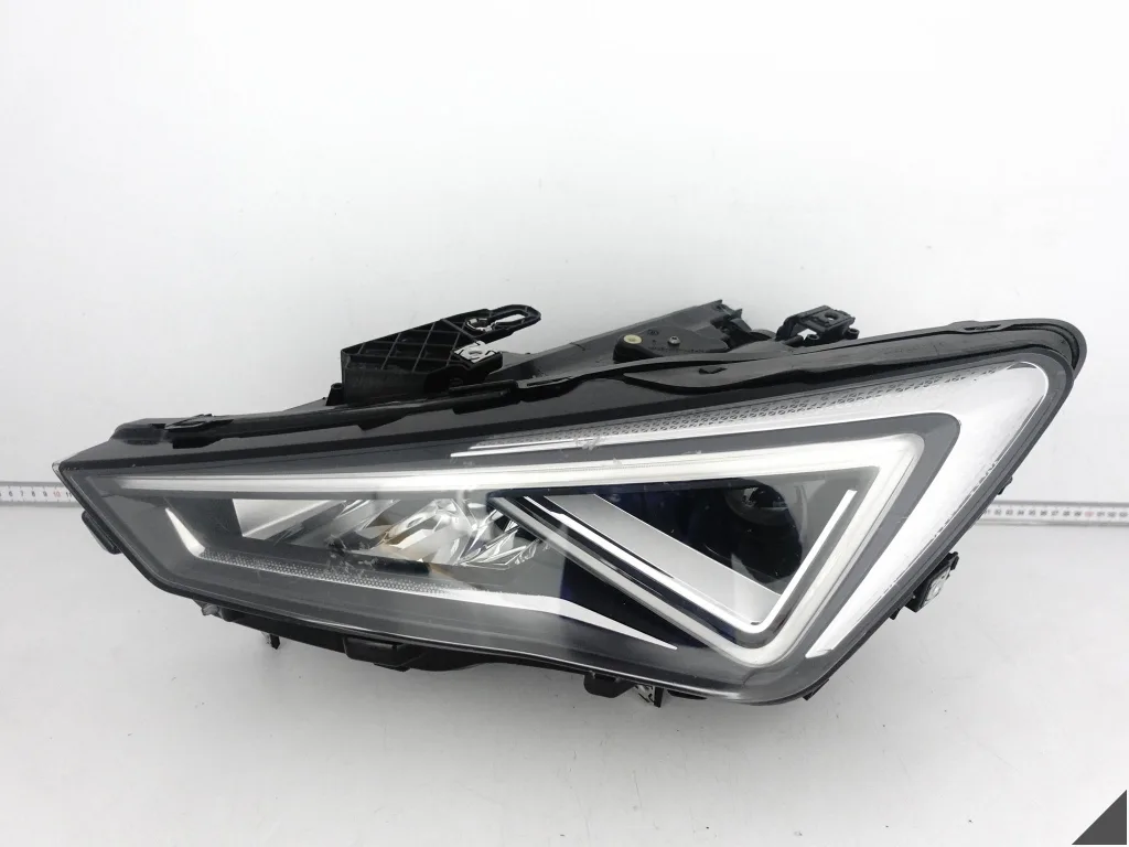 CUPRA FORMENTOR 5FG / SEAT LEON IV 4 20- LAMPA FULL LED LEWA PRZÓD EUROPA CUPRA FORMENTOR 5FG / SEAT LEON IV 4 20- LAMPA FULL LED LEWA PRZÓD EUROPA