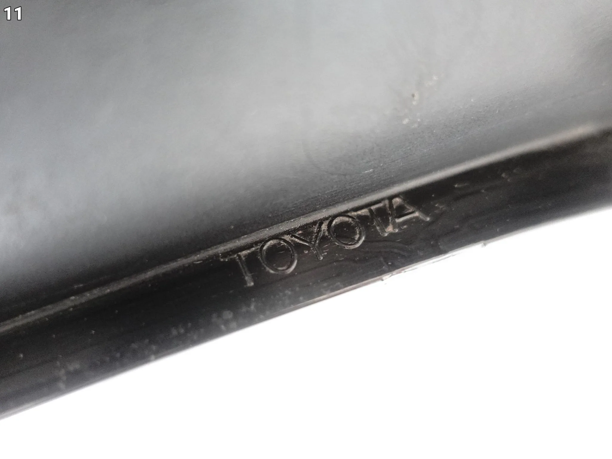 TOYOTA RAV4 V 5 19- LISTWA OSŁONA BŁOTNIK PRZÓD PRAWA ORG GLOSS BLACK TOYOTA RAV4 V 5 19- LISTWA OSŁONA BŁOTNIK PRZÓD PRAWA ORG GLOSS BLACK - obrazek 12