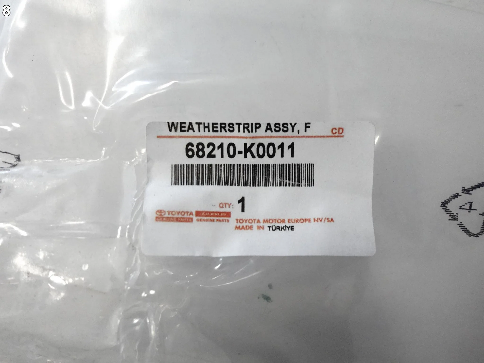 TOYOTA YARIS IV 4 19- LISTWA ZGARNIAJĄCA SZYBY DRZWI PRZÓD LEWA 68210-K0011 TOYOTA YARIS IV 4 19- LISTWA ZGARNIAJĄCA SZYBY DRZWI PRZÓD LEWA 68210-K0011 - obrazek 9