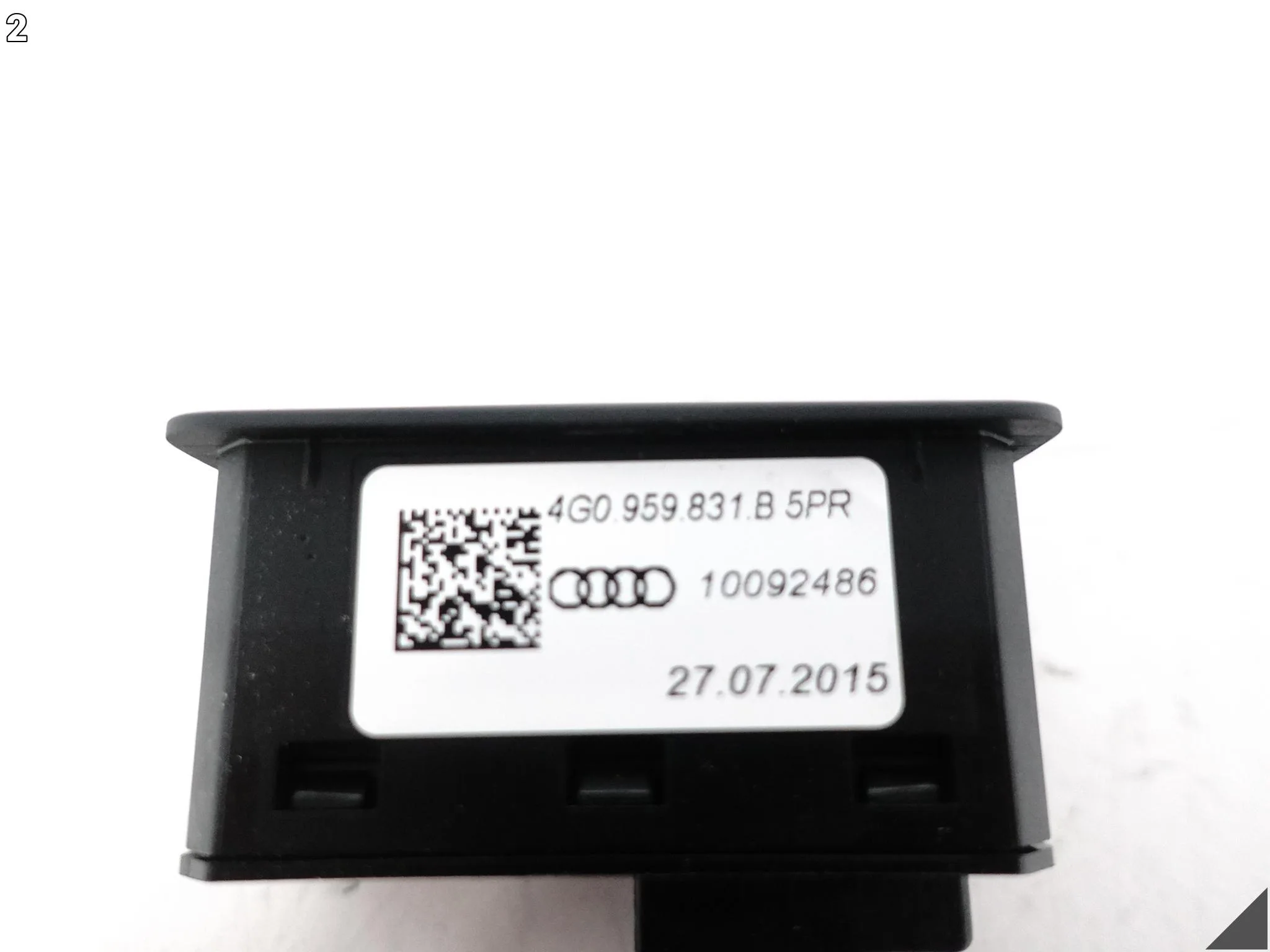 AUDI RS7 S7 A7 4G8 RS6 S6 4G0 A8 4H0 Q3 8U0 PRZYCISK OTWIERANIA KLAPY TYŁ AUDI RS7 S7 A7 4G8 RS6 S6 4G0 A8 4H0 Q3 8U0 PRZYCISK OTWIERANIA KLAPY TYŁ - obrazek 3