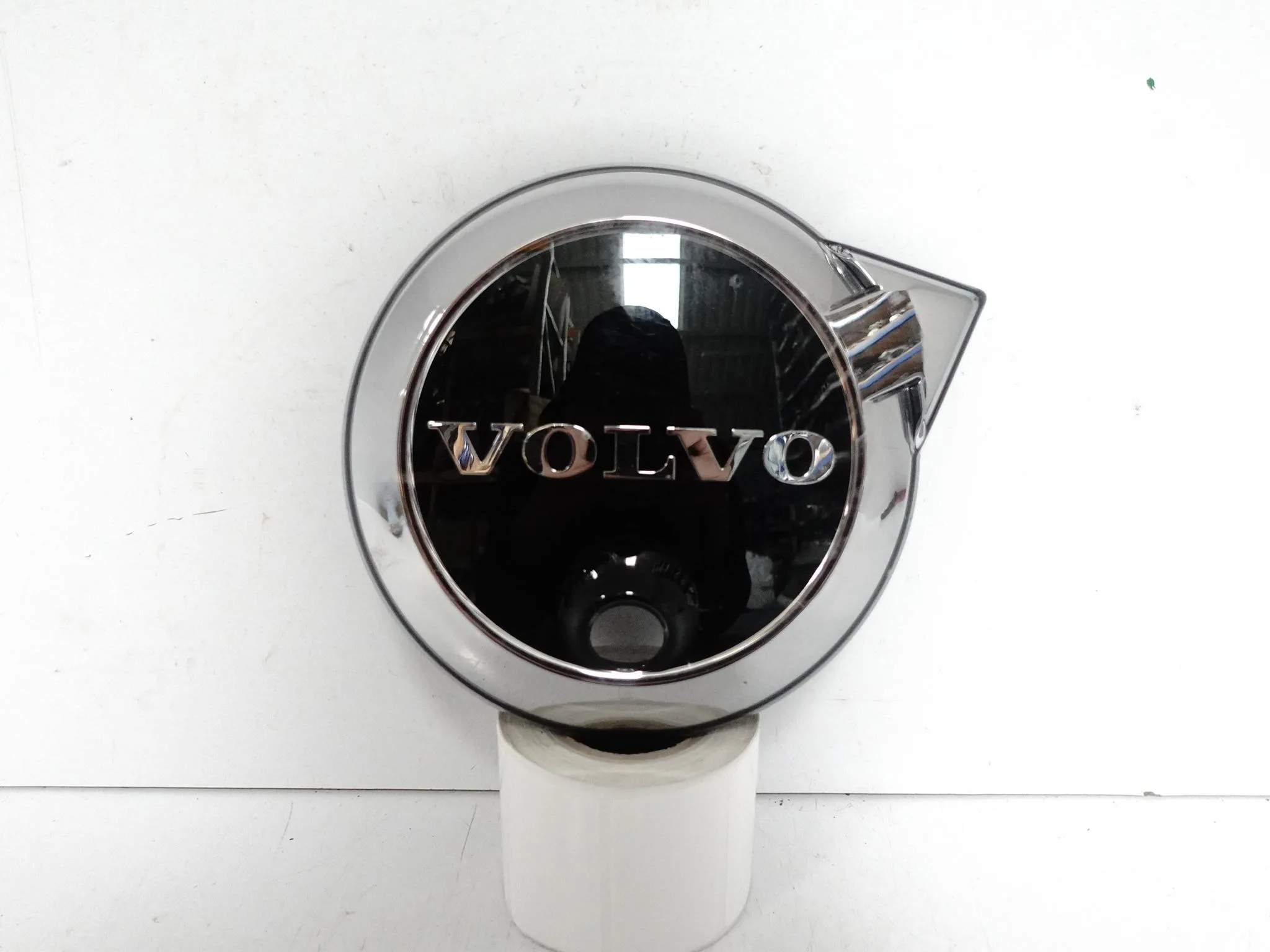 VOLVO EX40 V90 S90 V60 II ZNACZEK EMBLEMAT POD KAMERĘ RADAR GRZANY PRZÓD VOLVO EX40 V90 S90 V60 II ZNACZEK EMBLEMAT POD KAMERĘ RADAR GRZANY PRZÓD
