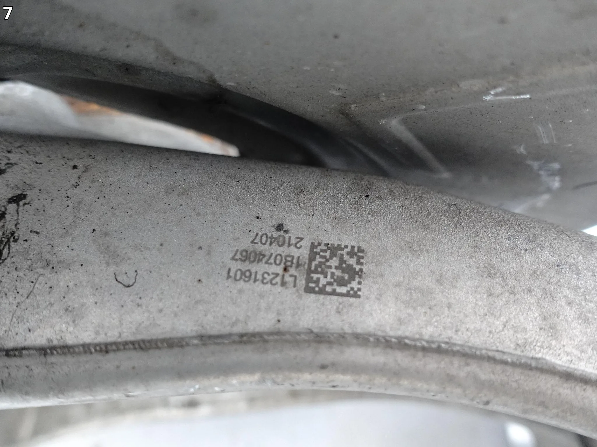TESLA MODEL 3 17- ZWROTNICA PIASTA OSŁONA TARCZY ZAWIESZENIE PRZÓD LEWA TESLA MODEL 3 17- ZWROTNICA PIASTA OSŁONA TARCZY ZAWIESZENIE PRZÓD LEWA - obrazek 8