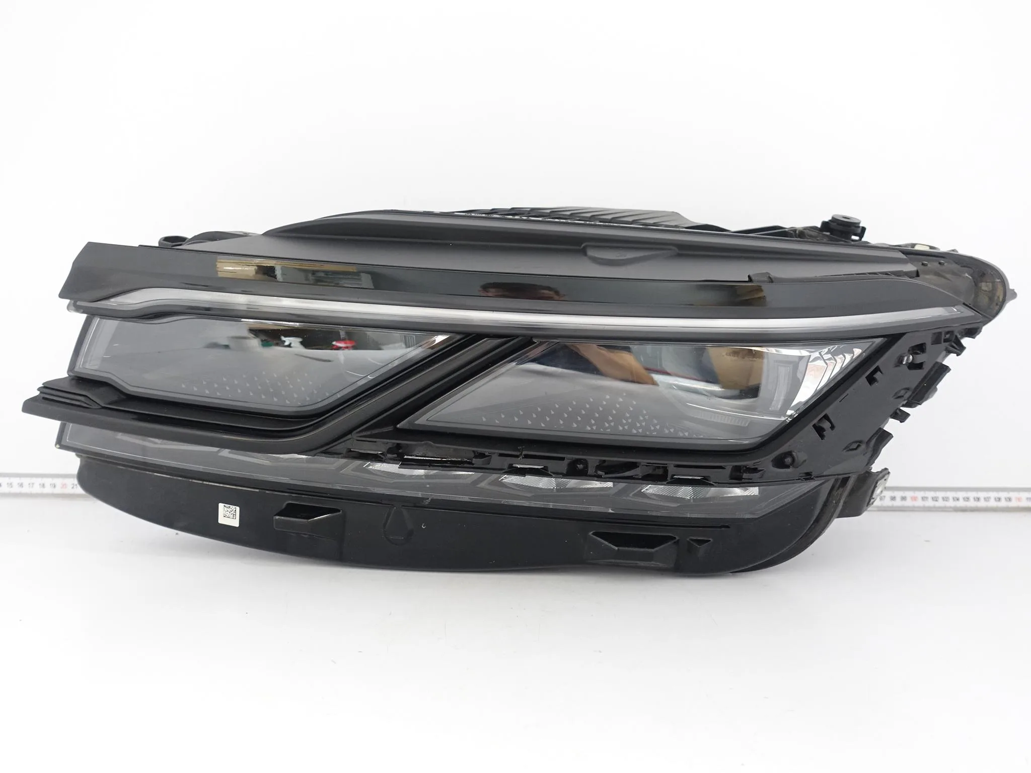 VW TOUAREG 3 III 760 761 CR7 R-LINE 18-23 LAMPA FULL LED MATRIX LEWA EUROPA VW TOUAREG 3 III 760 761 CR7 R-LINE 18-23 LAMPA FULL LED MATRIX LEWA EUROPA