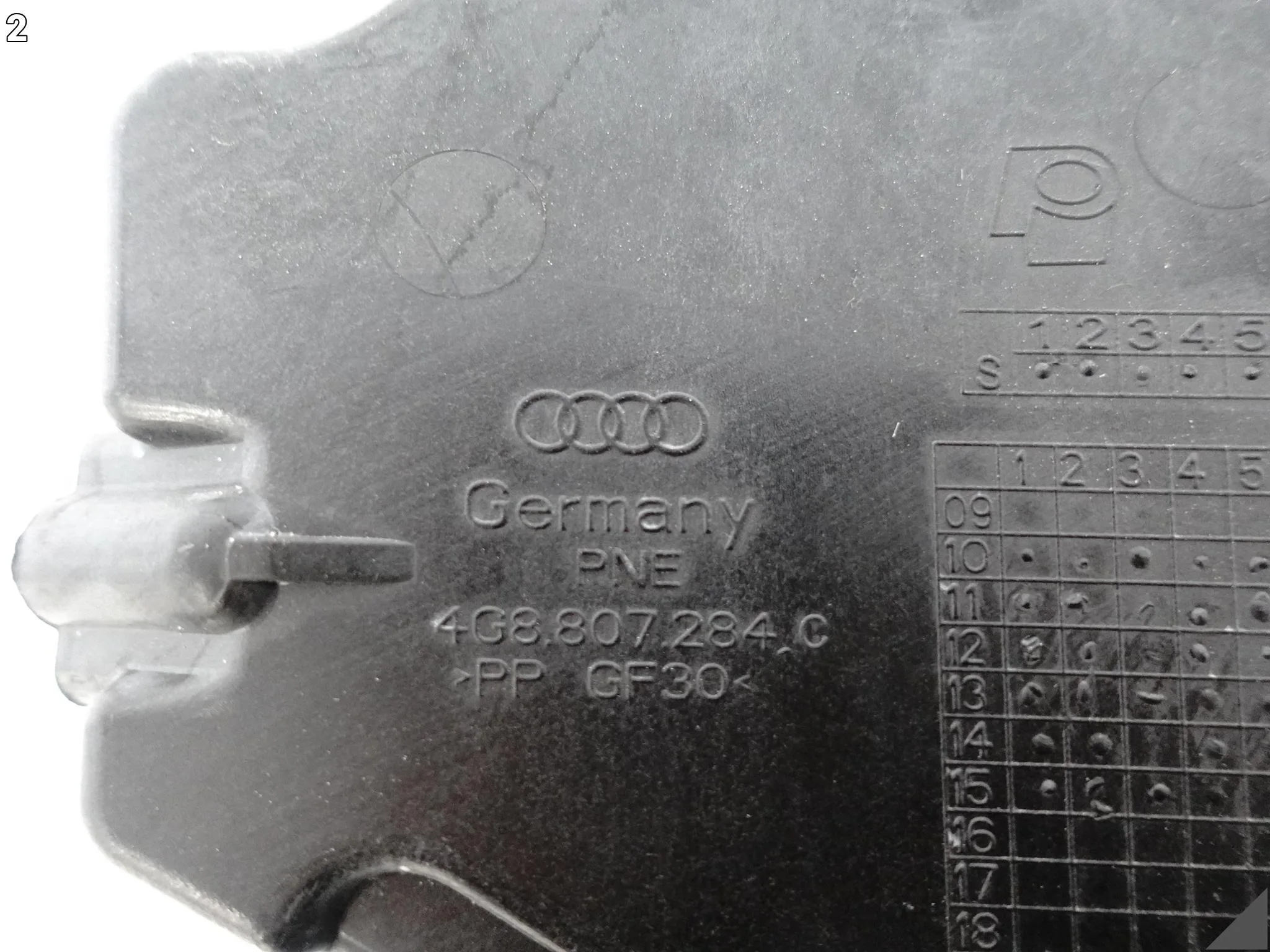 AUDI A7 S7 RS7 4G8 C7 10-18 ŚLIZG MOCOWANIE UCHWYT W ZDERZAK PRAWY TYŁ AUDI A7 S7 RS7 4G8 C7 10-18 ŚLIZG MOCOWANIE UCHWYT W ZDERZAK PRAWY TYŁ - obrazek 3