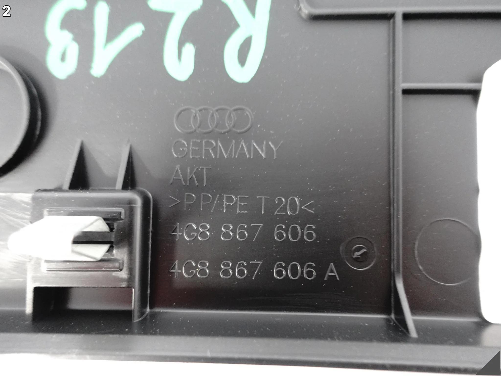 AUDI A7 S7 RS7 4G8 C7 10-18 OSŁONA TAPICERKA LISTWA KLAPY BAGAŻNIKA TYŁ 4PK AUDI A7 S7 RS7 4G8 C7 10-18 OSŁONA TAPICERKA LISTWA KLAPY BAGAŻNIKA TYŁ 4PK - obrazek 3