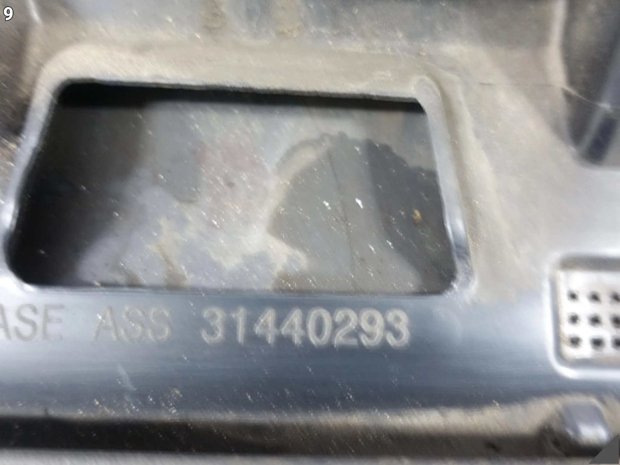 VOLVO XC60 II 2 LIFT 17-25 LISTWA OSŁONA NAKŁADKA DOLNA DRZWI PRZÓD LEWA VOLVO XC60 II 2 LIFT 17-25 LISTWA OSŁONA NAKŁADKA DOLNA DRZWI PRZÓD LEWA - obrazek 10