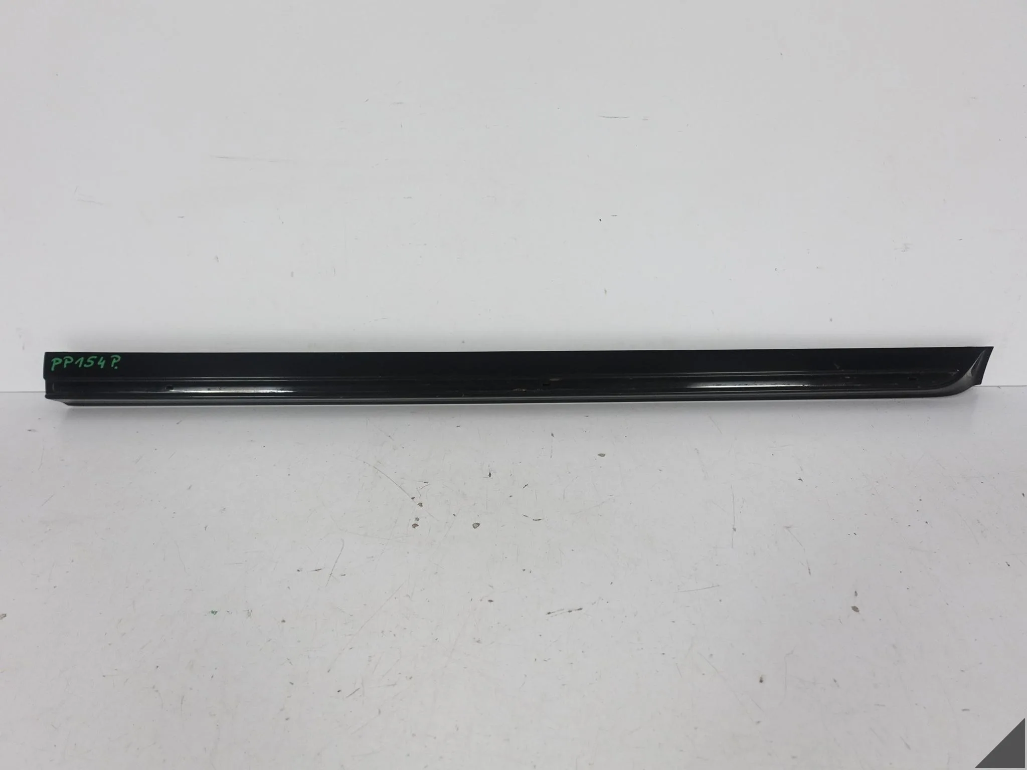 VW BEETLE 11-19 LISTWA NAKŁADKA OSŁONA DOLNA DRZWI PRZÓD PRAWA 5C5853970 VW BEETLE 11-19 LISTWA NAKŁADKA OSŁONA DOLNA DRZWI PRZÓD PRAWA 5C5853970