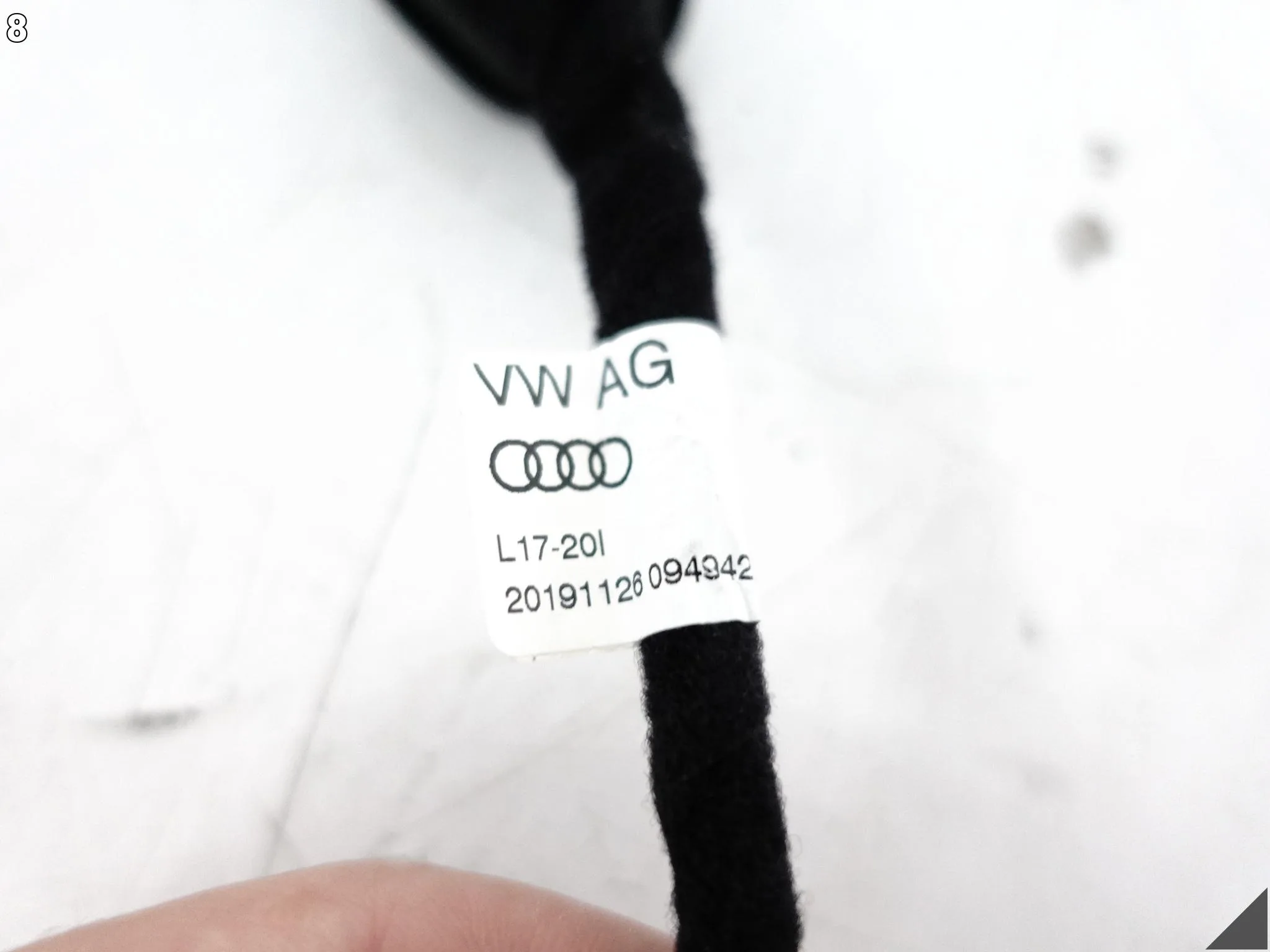 AUDI Q3 83A F3 18-25 SIŁOWNIK TELESKOP ELEKTRYCZNY KLAPA BAGAŻNIKA TYŁ R=L 9becefa5bae0336cc670ea6b5e0495a7