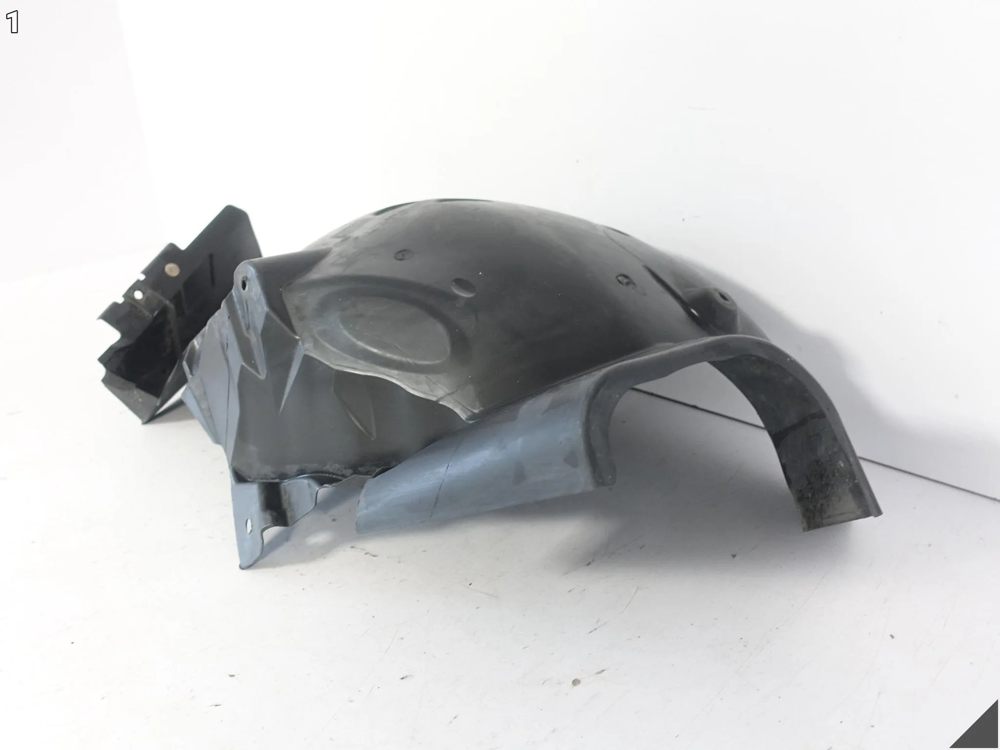 MERCEDES C-KLASA W204 S204 204 C204 LIFT MOPF 11-14 NADKOLE PRAWY PRZÓD 5e8117a9f9ff665bbea7e10d46f97ccd