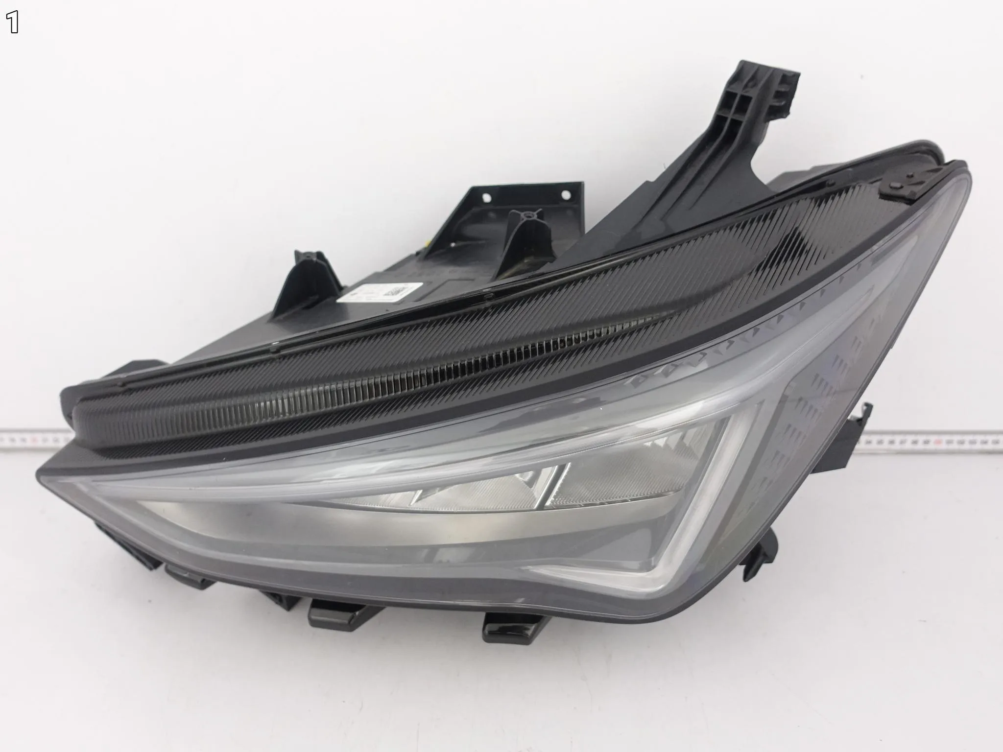 CUPRA BORN 10F 21- LAMPA HEADLIGHT HIGH FULL LED LEWA PRZÓD EUROPA 33b2ea7de047cb889666b3a8c3083913