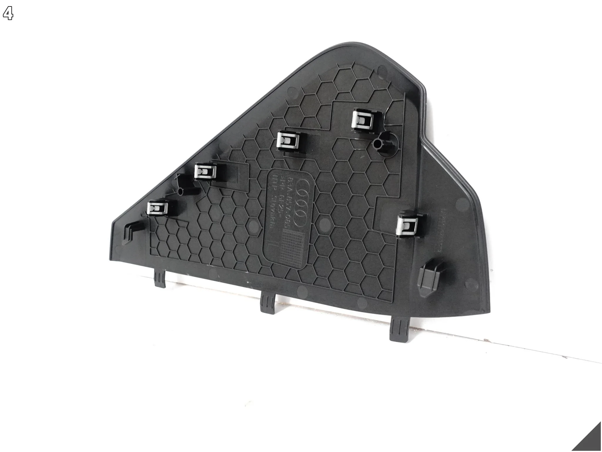 AUDI Q3 83A F3 18-25 OSŁONA ZAŚLEPKA BOCZNA DESKI KOKPITU LEWA 4PK 5505f5bed24570b4e1099b63477813a7