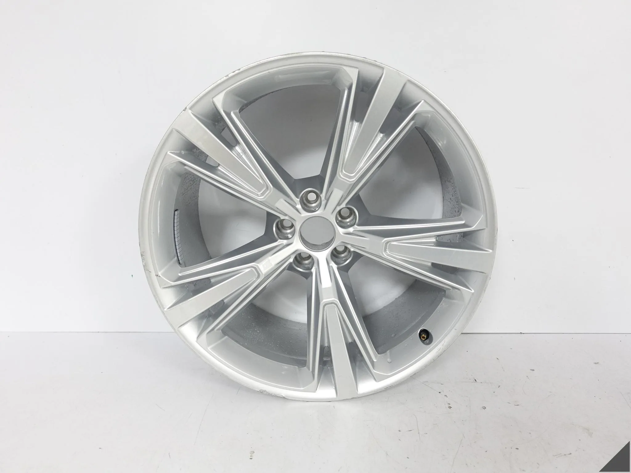 AUDI Q8 SQ8 4M8 S-LINE FELGA ALUFELGA 10Jx21 ET20 5×112 4M8601025H 574a0e51b037272db6204065b122a6d6