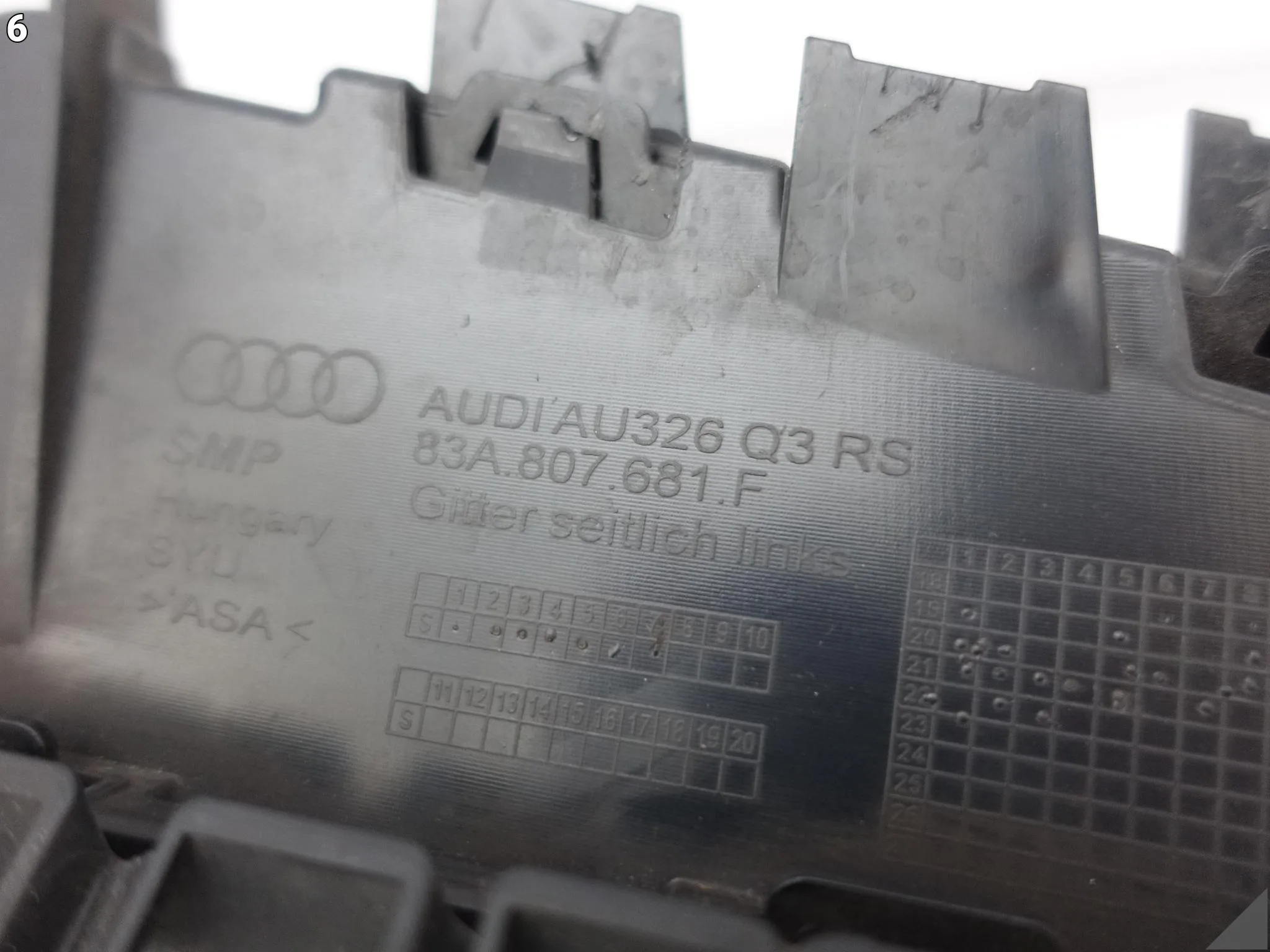 AUDI RSQ3 Q3 RS II F3 83A 83F 18- ZDERZAK KRATKA LEWA PRZÓD 83A807681F a790ffd16aed6232a5c27940995b48f0