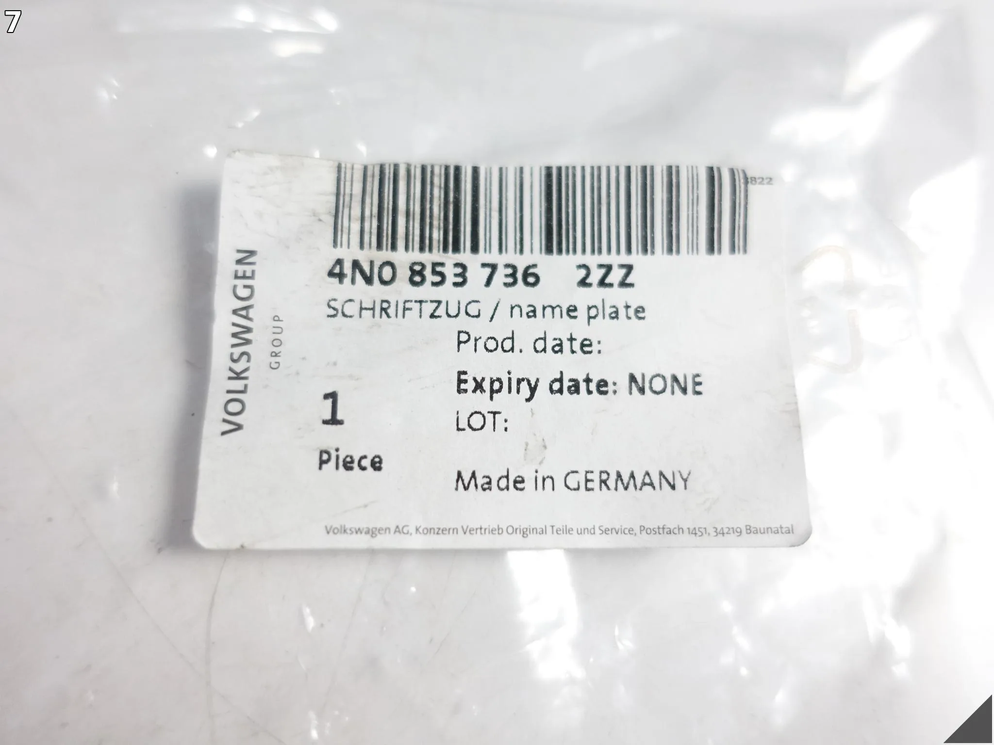 AUDI S8 A8 4N0 D5 17-21 EMBLEMAT ZNACZEK NAPIS QUATTRO PRZÓD W GRILL AUDI S8 A8 4N0 D5 17-21 EMBLEMAT ZNACZEK NAPIS QUATTRO PRZÓD W GRILL - obrazek 8