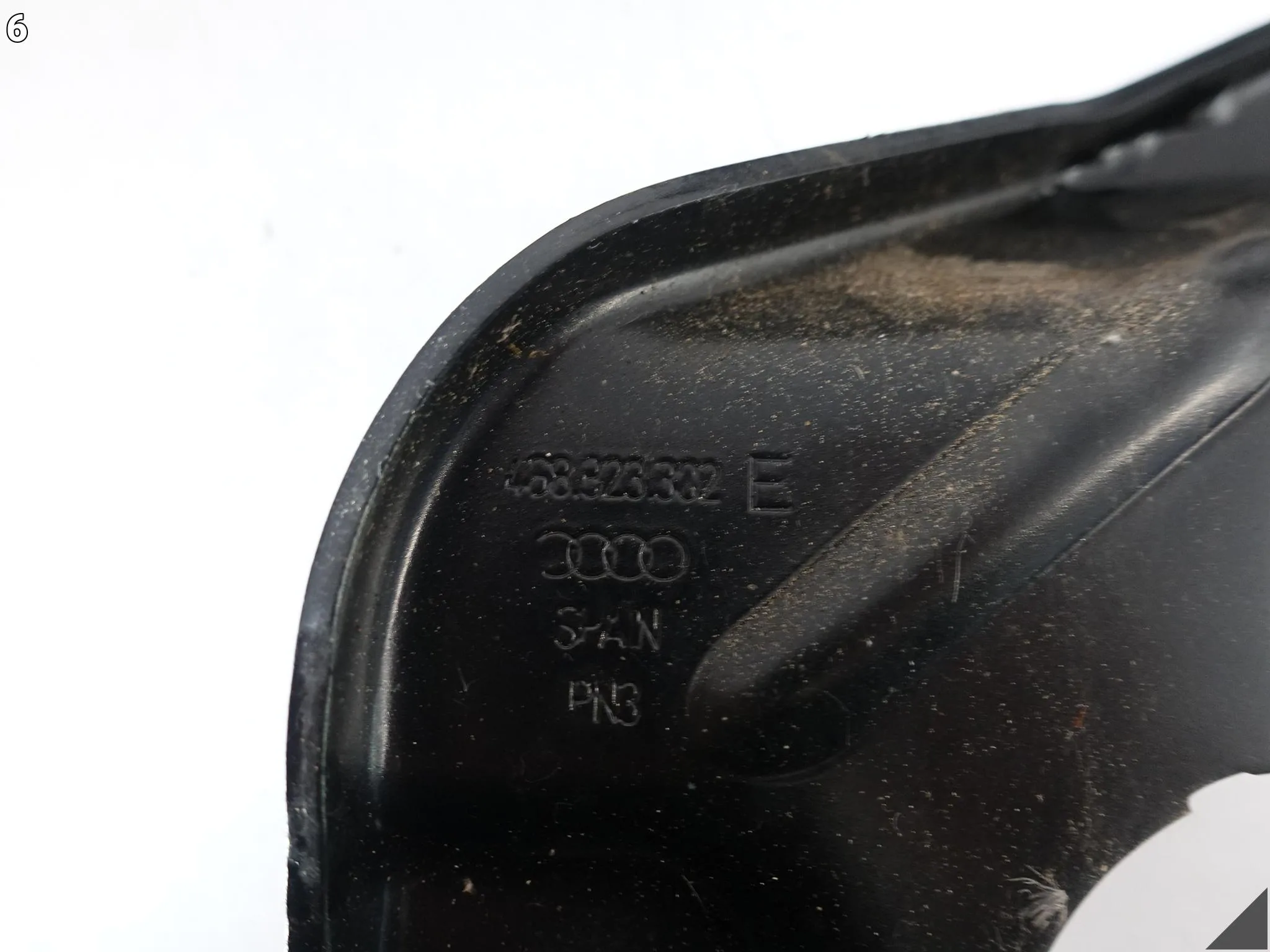 AUDI A7 S7 RS7 4G8 A6 S6 RS6 4G0 C7 10-18 ZAWIAS MASKI PRAWY LAKIER 0E0E AUDI A7 S7 RS7 4G8 A6 S6 RS6 4G0 C7 10-18 ZAWIAS MASKI PRAWY LAKIER 0E0E - obrazek 7
