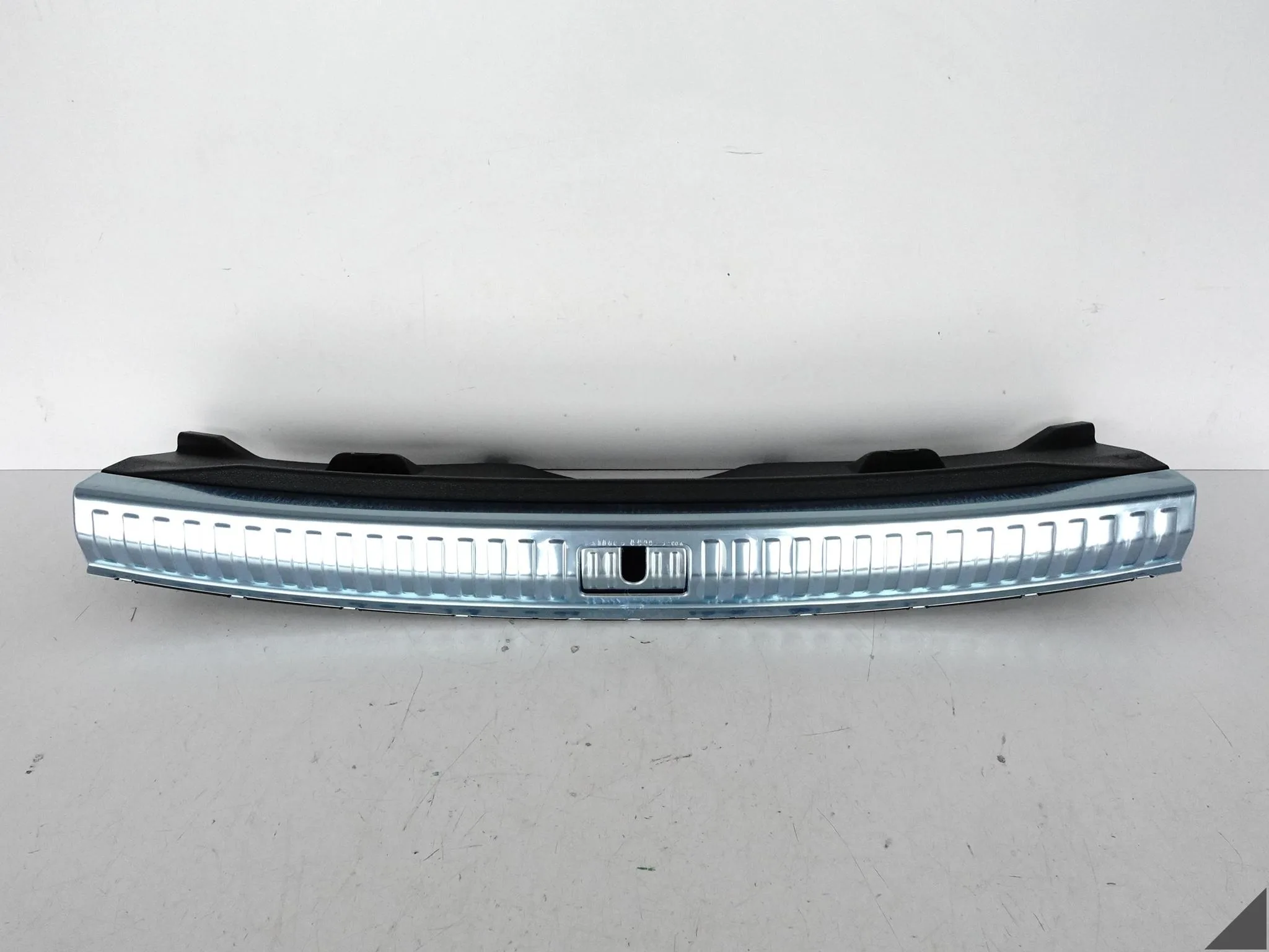 AUDI Q3 83A F3 18-25 LISTWA OSŁONA PAS TYLNY BAGAŻNIK CHROM 3Q7 24KM 89bb6655ef91d40864a89bf65c6e19fa