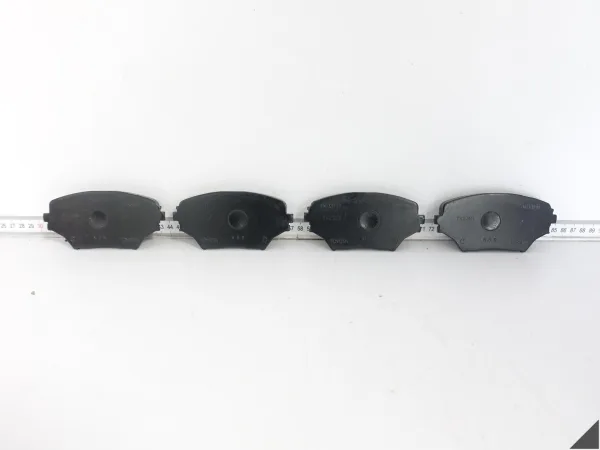 TOYOTA RAV4 II 00-05 KLOCKI HAMULCOWE PRZÓD KOMPLET OE 04465-42110 TOYOTA RAV4 II 00-05 KLOCKI HAMULCOWE PRZÓD KOMPLET OE 04465-42110