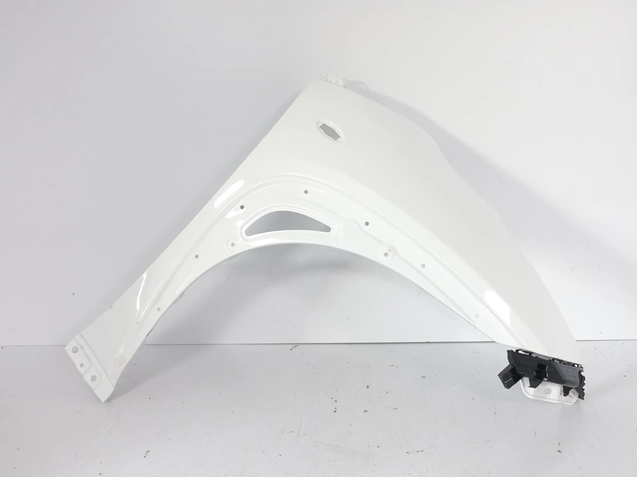 TOYOTA AYGO X 21- BŁOTNIK FENDER PRAWY PRZÓD TOYOTA AYGO X 21- BŁOTNIK FENDER PRAWY PRZÓD