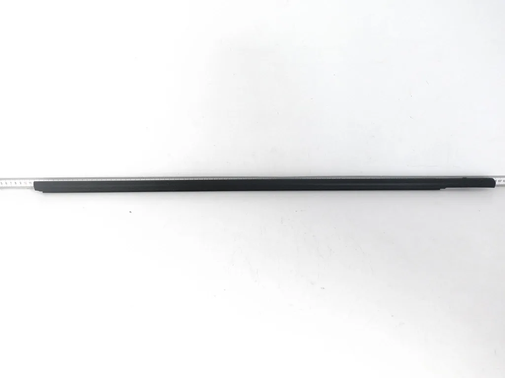 TOYOTA PRIUS IV XW50 15-23 LISTWA ZGARNIAJĄCA SZYBY DRZWI PRZÓD PRAWA TOYOTA PRIUS IV XW50 15-23 LISTWA ZGARNIAJĄCA SZYBY DRZWI PRZÓD PRAWA