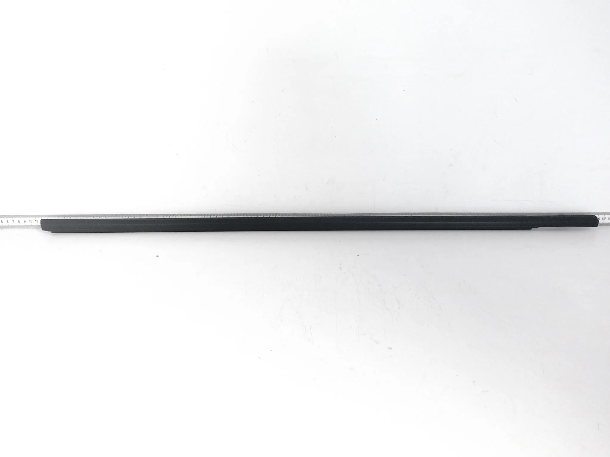TOYOTA PRIUS IV XW50 15-23 LISTWA ZGARNIAJĄCA SZYBY DRZWI PRZÓD PRAWA TOYOTA PRIUS IV XW50 15-23 LISTWA ZGARNIAJĄCA SZYBY DRZWI PRZÓD PRAWA
