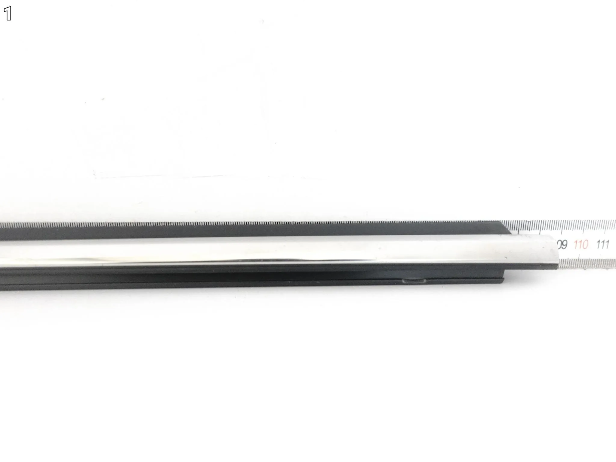 TOYOTA AURIS II 2 E18 LIFT 15-18 LISTWA ZGARNIAJĄCA SZYBY DRZWI PRZÓD PRAWA TOYOTA AURIS II 2 E18 LIFT 15-18 LISTWA ZGARNIAJĄCA SZYBY DRZWI PRZÓD PRAWA - obrazek 2